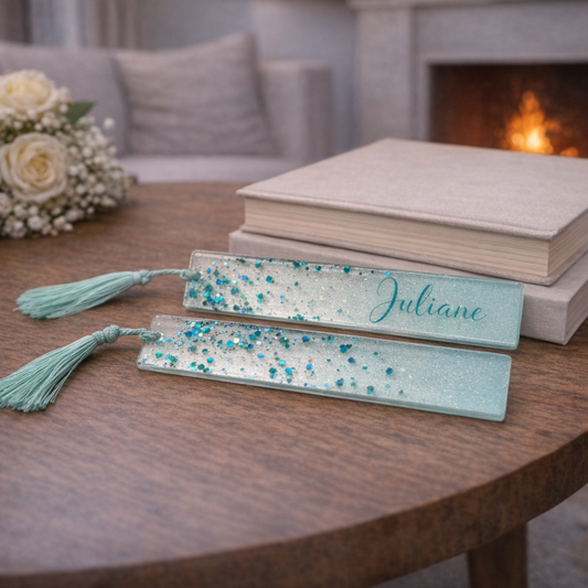 Personalisiertes Lesezeichen - Handmade Resin Bookmark mit Glitzer & Quaste