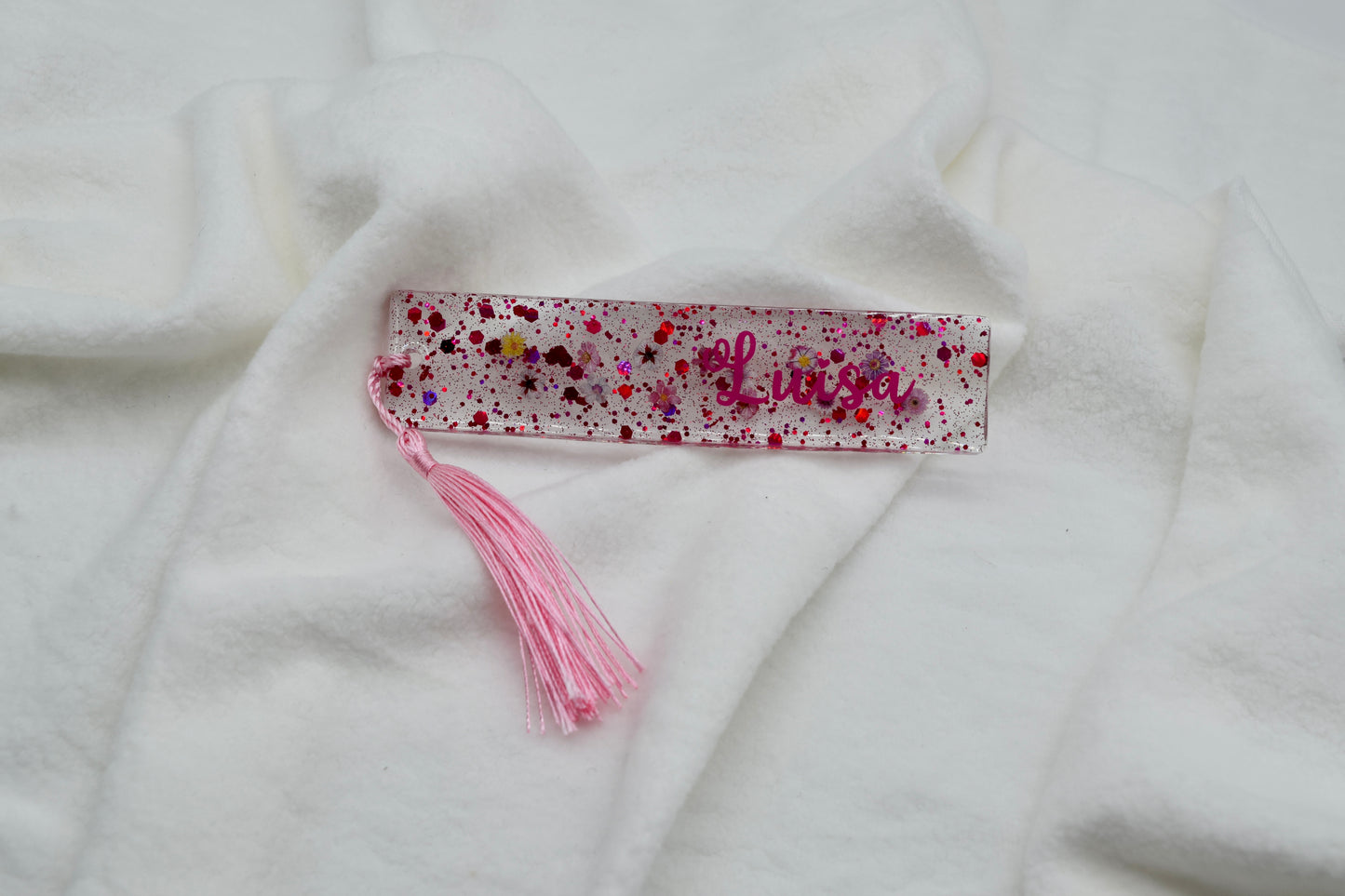 Personalisiertes Glitzer-Lesezeichen mit Namen & Trockenblumen – Handgemacht mit Liebe