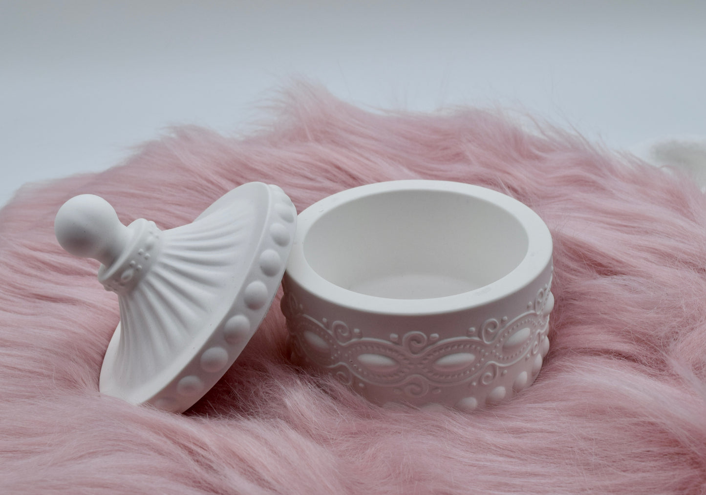 Schmuckdose, Vorratsdose, Dekodose, Vintage Dose, Schmuckschale, handgemacht, Badezimmer Deko, Aufbewahrung, Geschenkidee, Jesmonite, Gießpulver, Dose mit Deckel, kleine Schale