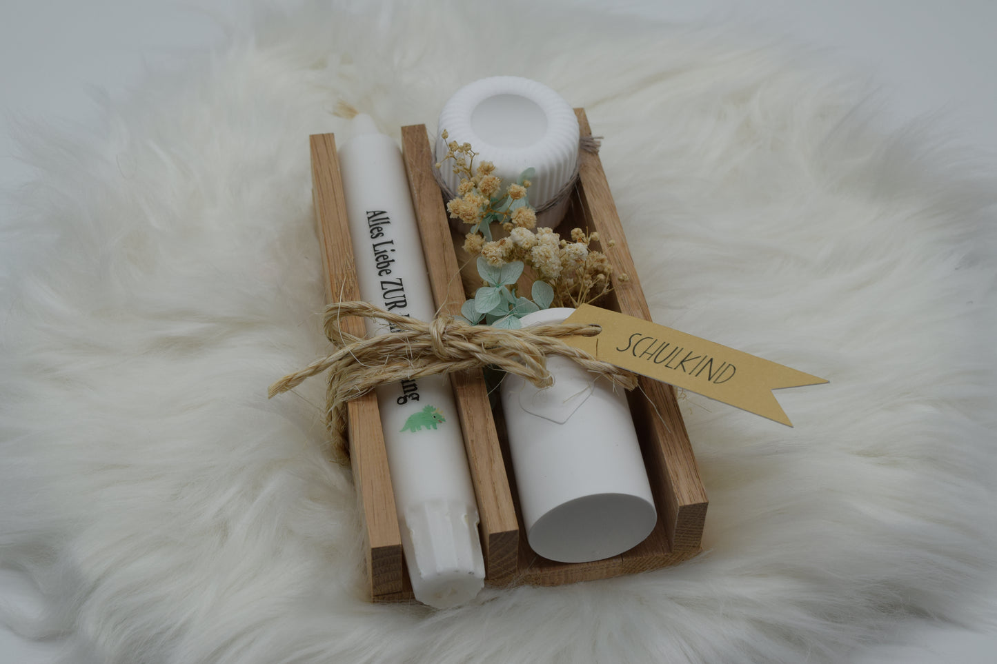 Handgemachtes Geschenkset zur Einschulung mit Kerze, Mini-Vase, Trockenblumen & Holztablett