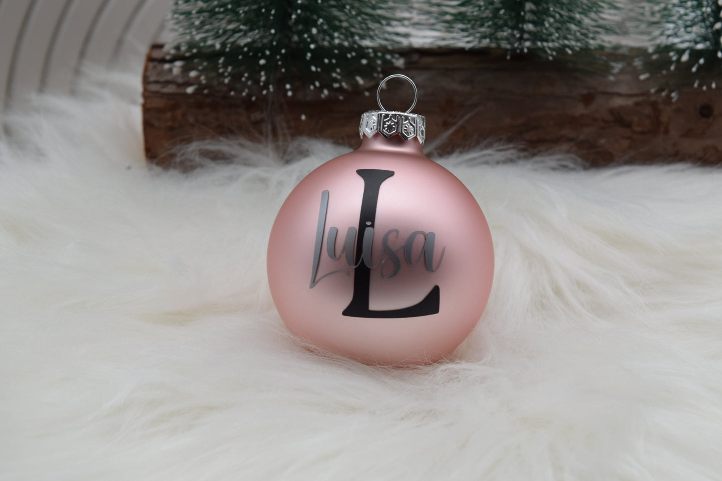 Personalisierte Weihnachtskugel in rosa mit Namen & Initiale – Glas - 6 cm