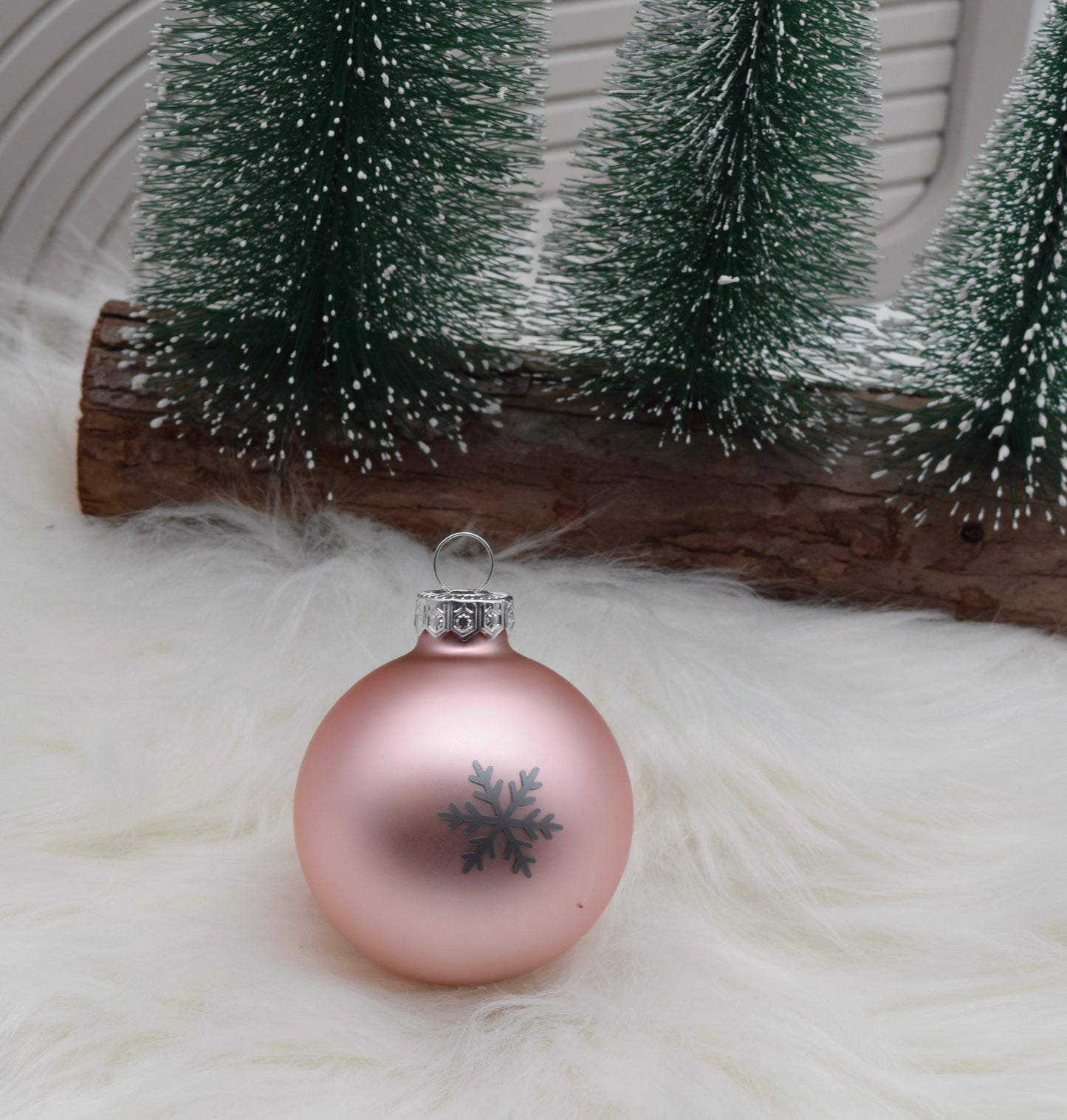 Personalisierte Weihnachtskugel in rosa mit Namen & Initiale – Glas - 6 cm