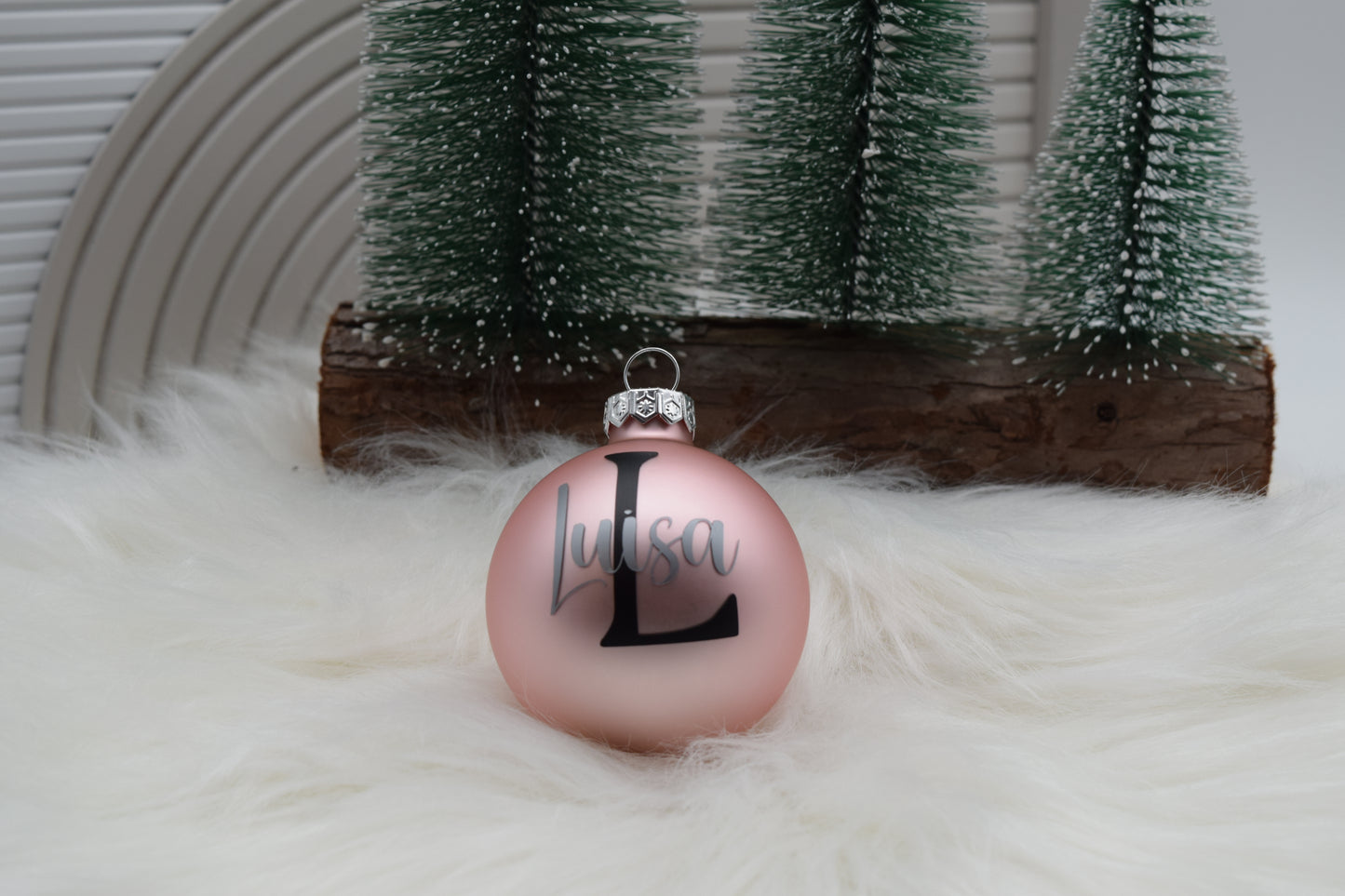 Personalisierte Weihnachtskugel in rosa mit Namen & Initiale – Glas - 6 cm
