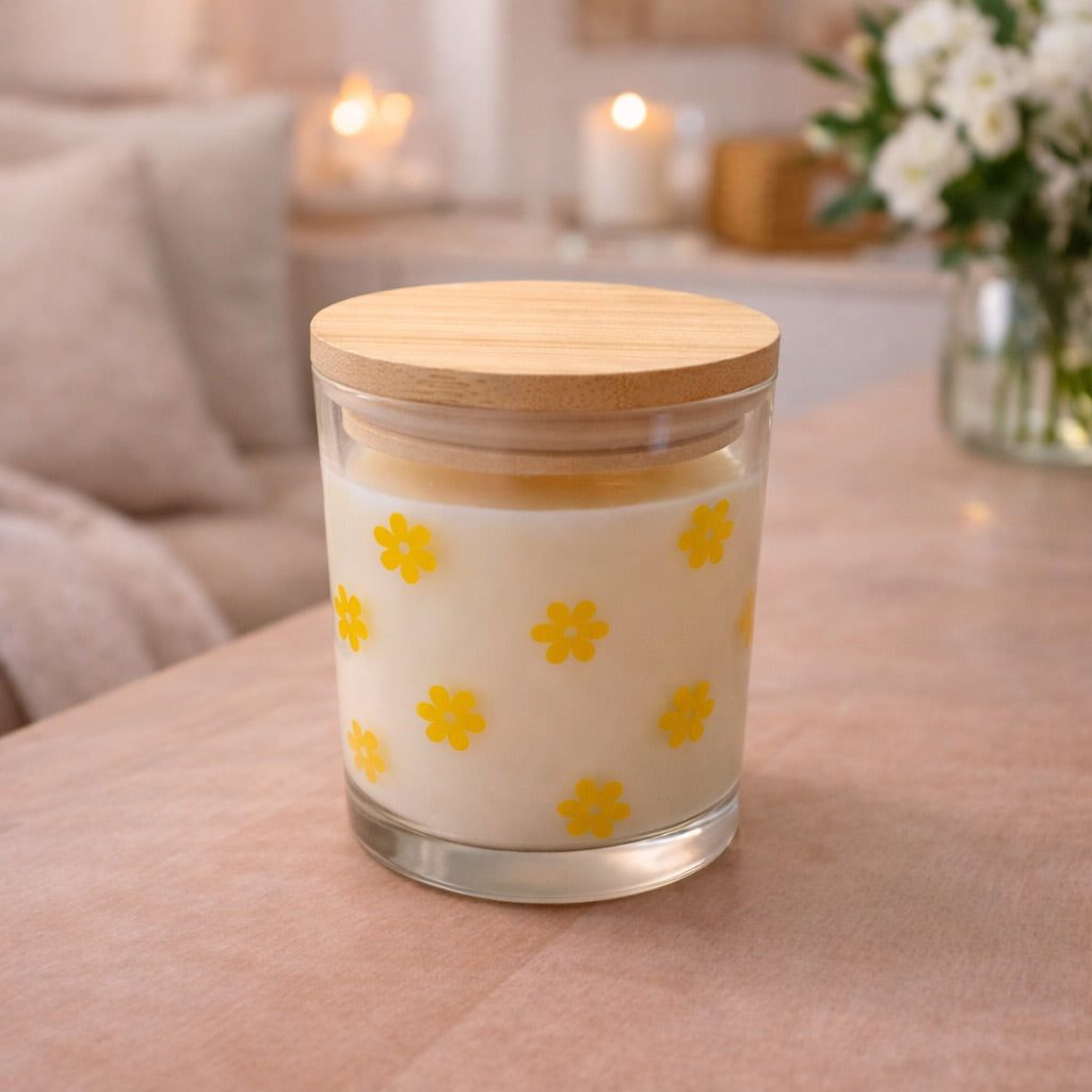 Duftkerze im Glas mit Vanilleduft – verschiedene Designs – Herzchen, Schleifen oder Blumen