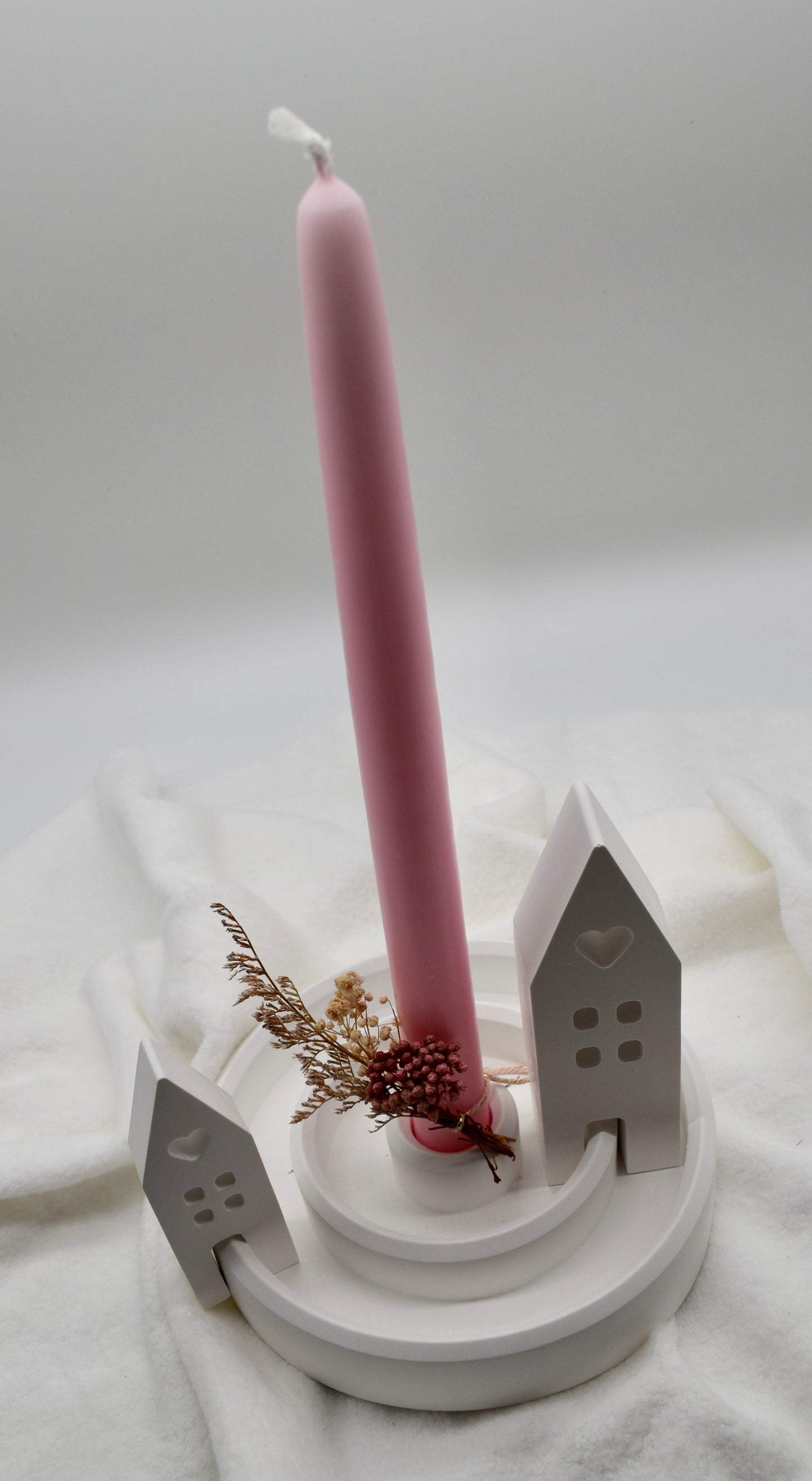 Kerzenhalter mit Trockenblumen & Häuschen-Deko