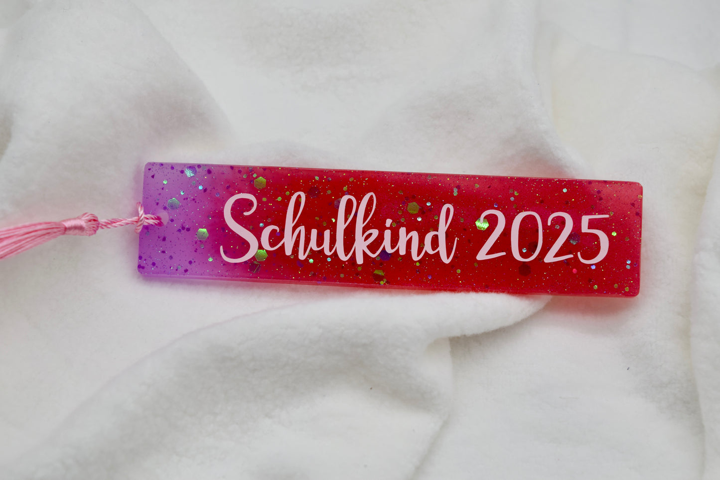 Lesezeichen „Schulkind 2025“ – Handgemacht & bunt – Geschenk zur Einschulung