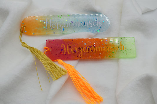 Lesezeichen „Herzensmensch“ – Handgemacht mit Glitzer & Farbverlauf