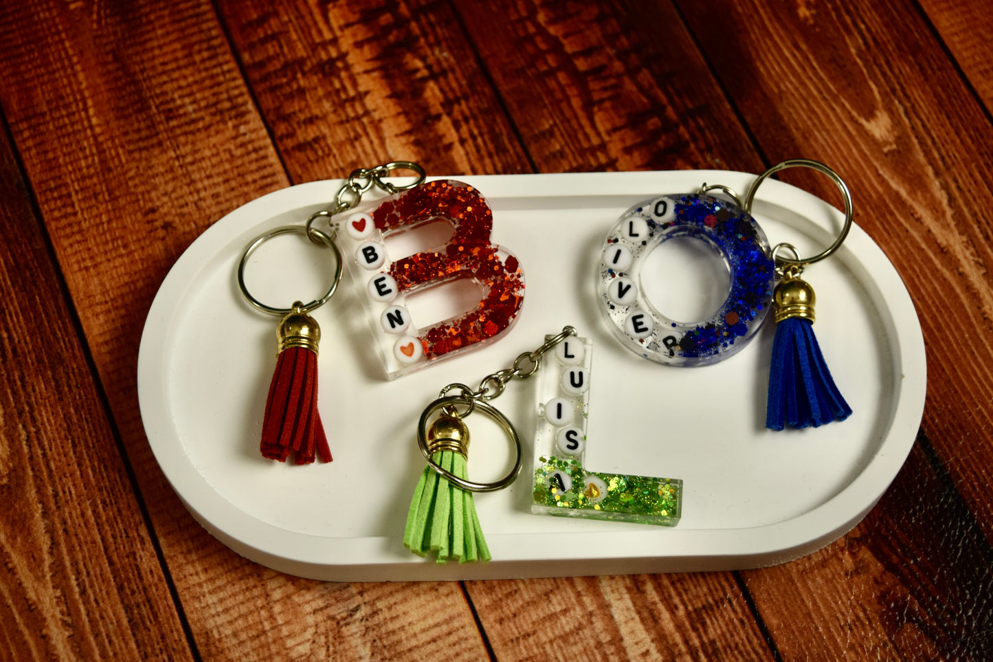 Personalisierter Schlüsselanhänger mit Buchstabe & Name – handgegossen & einzigartig