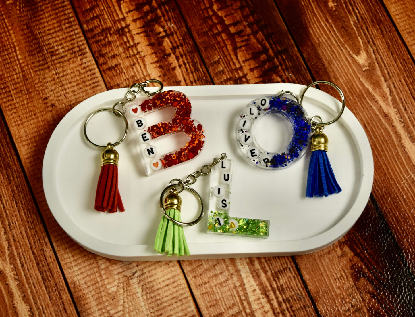 Personalisierter Schlüsselanhänger mit Buchstabe & Name – handgegossen & einzigartig