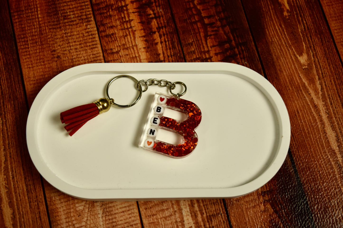 Personalisierter Schlüsselanhänger mit Buchstabe & Name – handgegossen & einzigartig