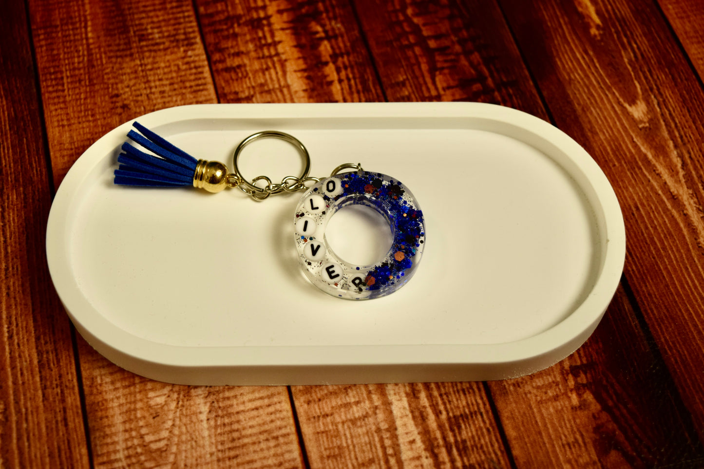 Personalisierter Schlüsselanhänger mit Buchstabe & Name – handgegossen & einzigartig