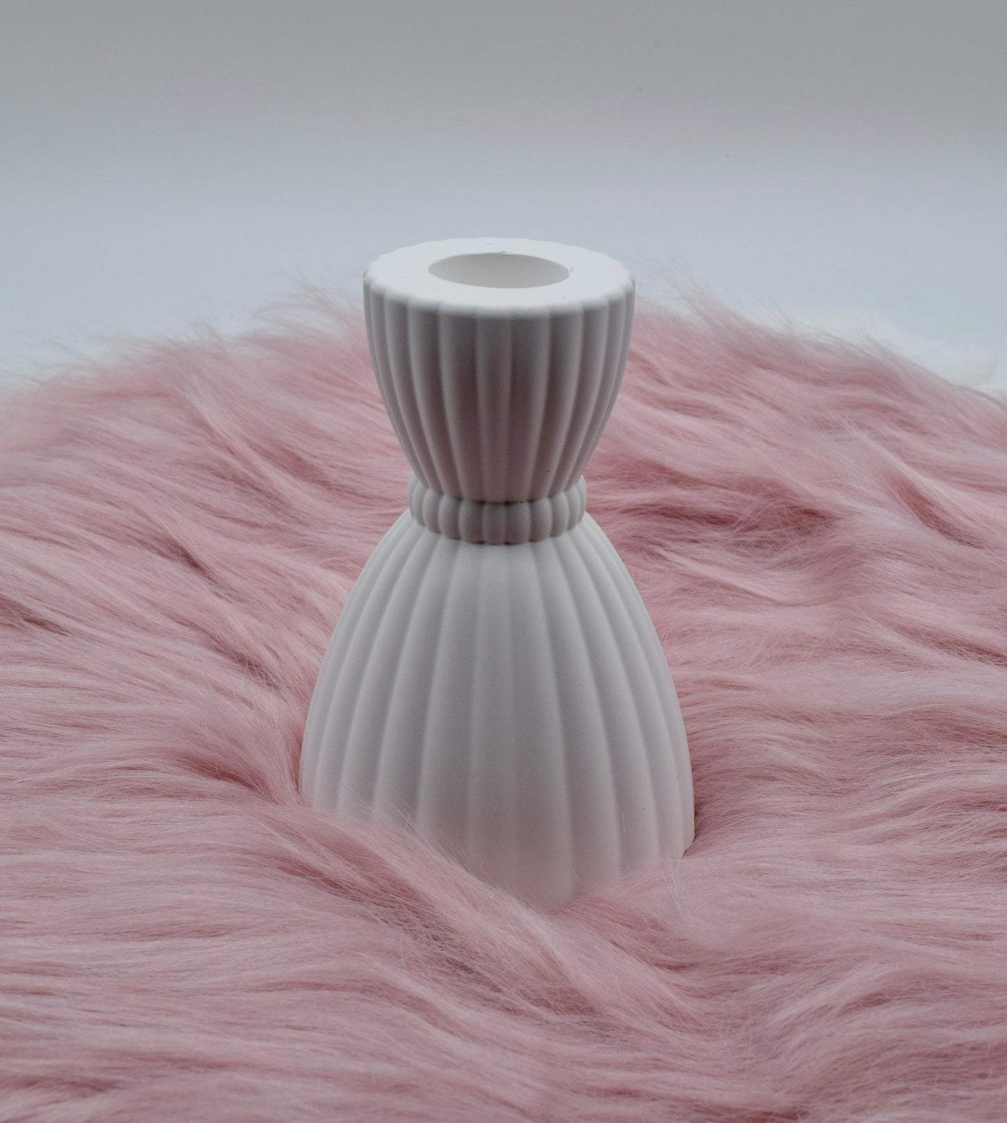 Handgemachter Kerzenständer aus Gießpulver | Boho-Tischdeko | optional mit Kerze | Unikat