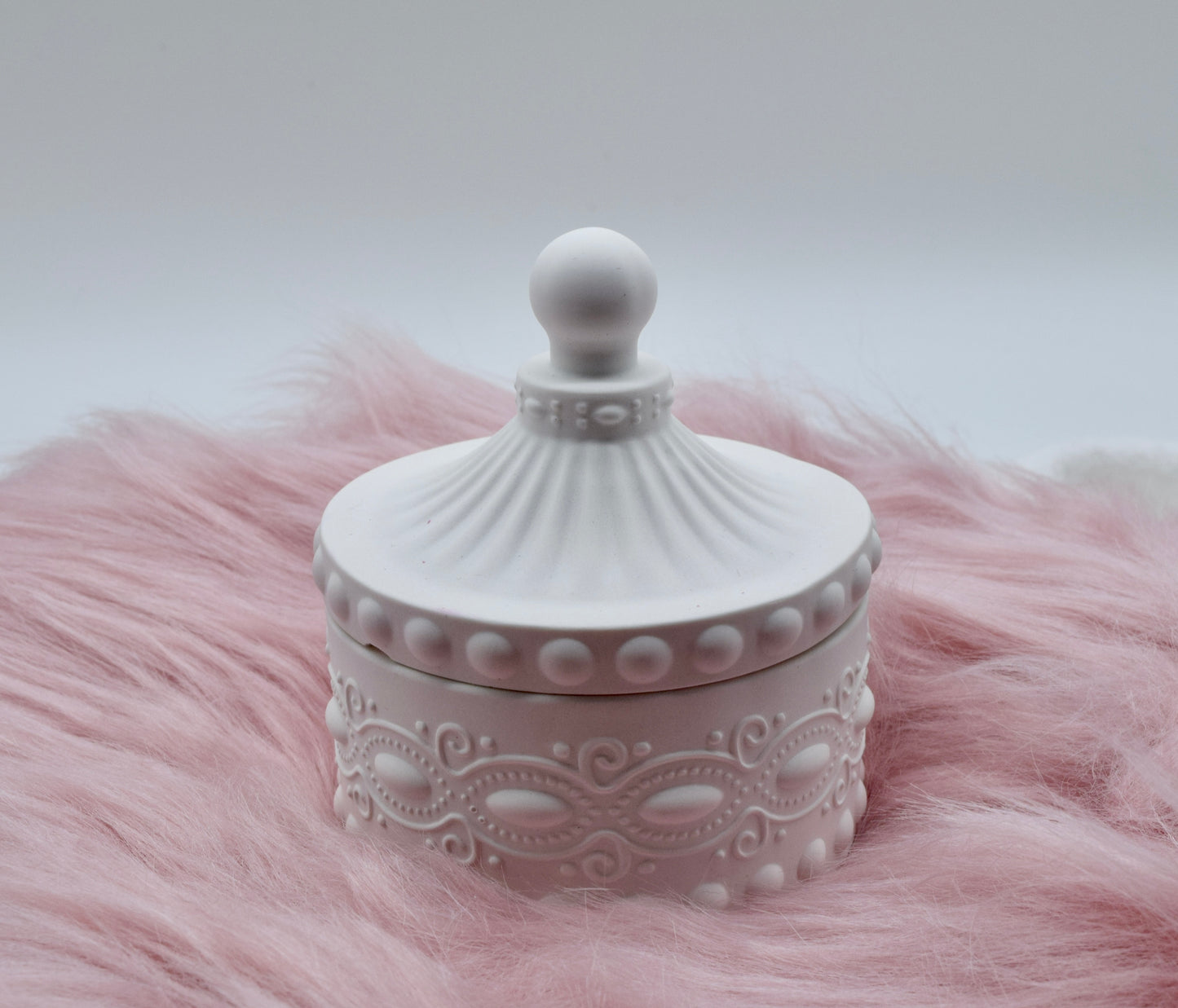 Schmuckdose, Vorratsdose, Dekodose, Vintage Dose, Schmuckschale, handgemacht, Badezimmer Deko, Aufbewahrung, Geschenkidee, Jesmonite, Gießpulver, Dose mit Deckel, kleine Schale