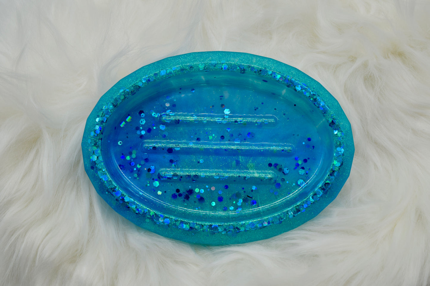 Seifenschale aus Epoxidharz – handgemachte Seifenablage mit Glitzer in Blau & Türkis