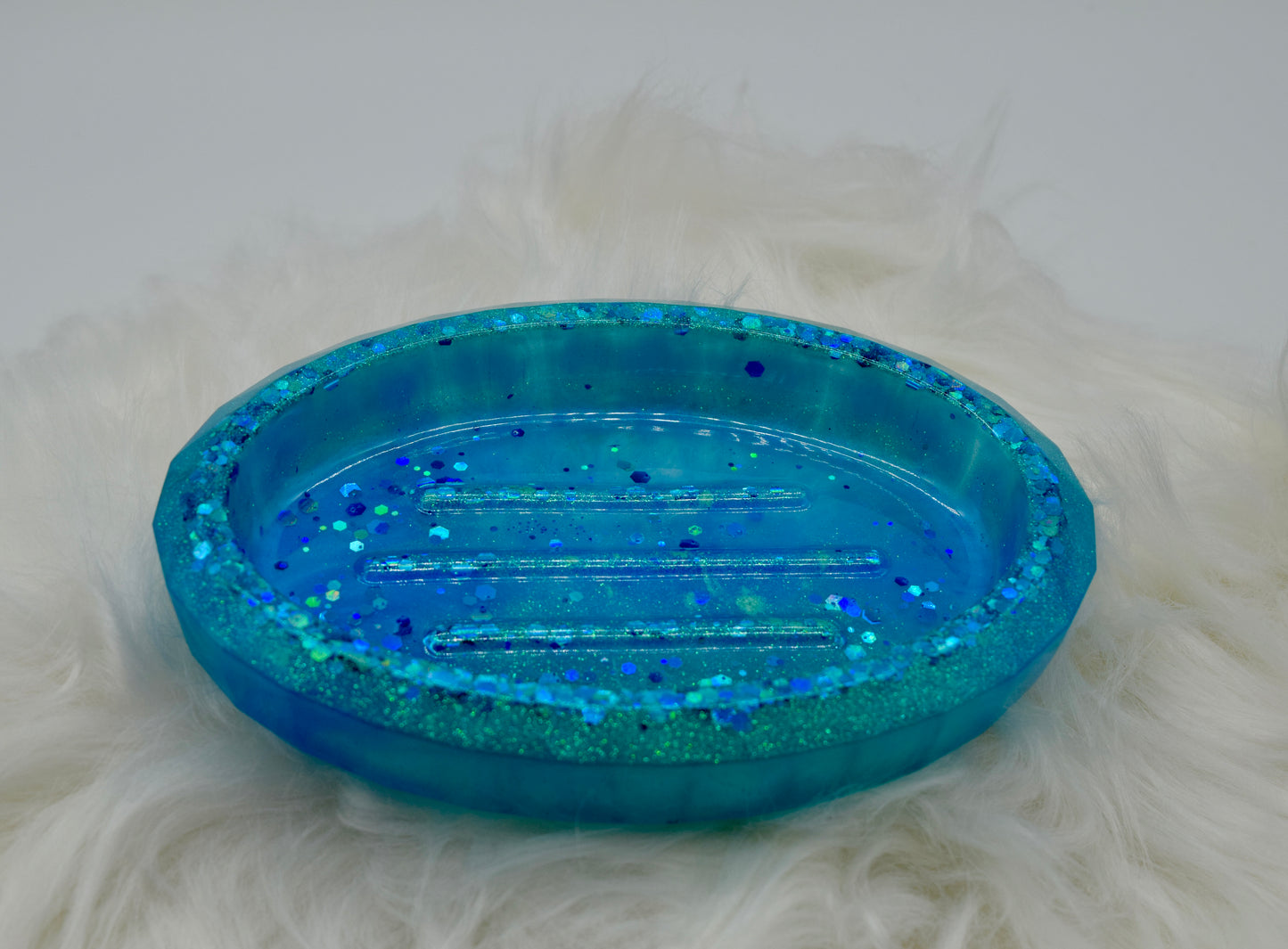 Seifenschale aus Epoxidharz – handgemachte Seifenablage mit Glitzer in Blau & Türkis
