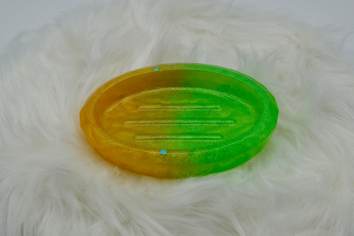 Seifenschale aus Epoxidharz – handgemachte Seifenablage mit Glitzer in Gelb & Grün