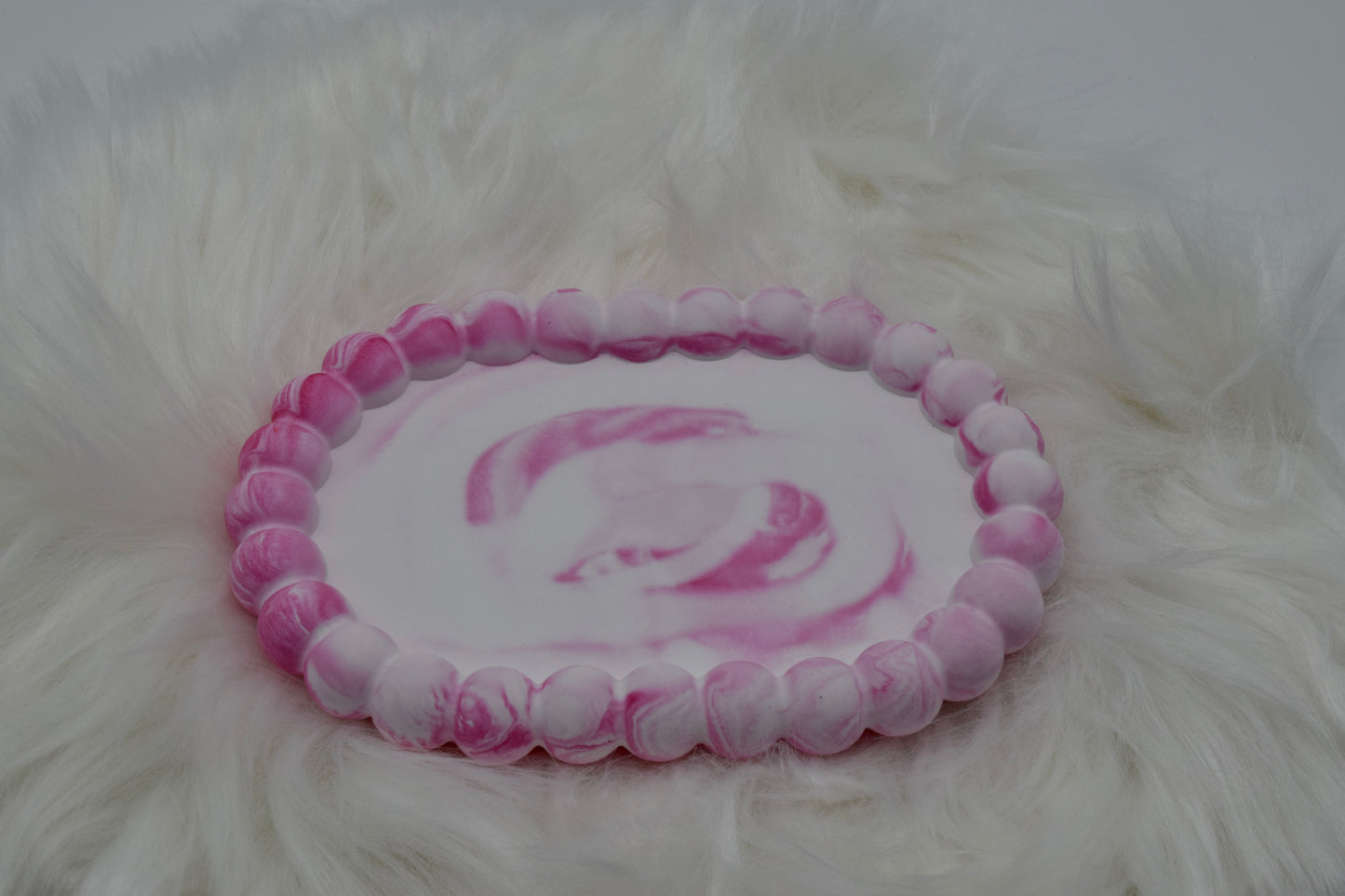 Ovaler Bubble Dekoteller aus Gießpulver – Schmuckablage & Tablett