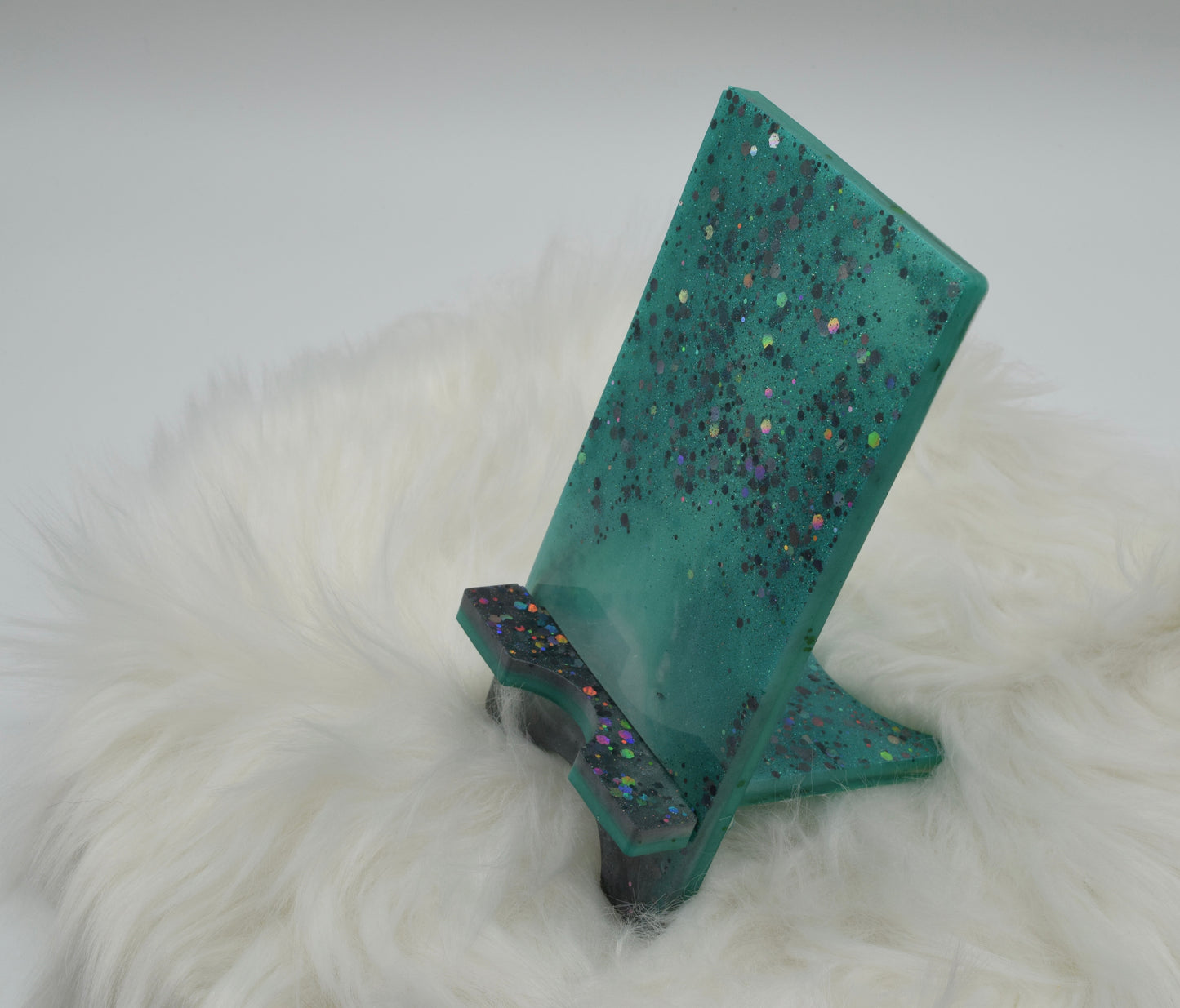 Handgemachter Handyhalter aus Epoxidharz mit Glitzer – Resin Phone Stand