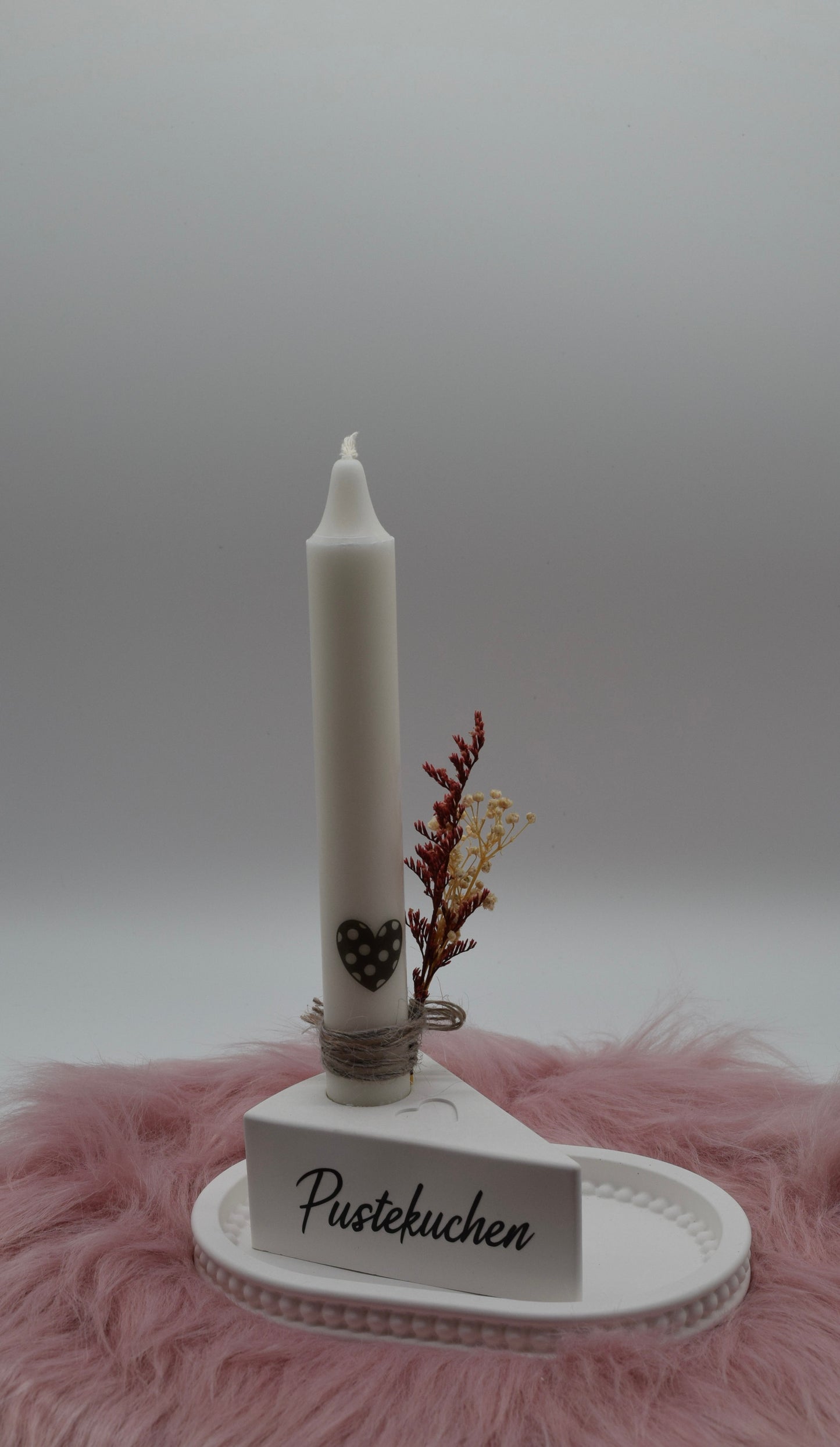 Handgemachtes Deko-Set "Pustekuchen" – Kerzenhalter in Kuchenform mit Herz-Kerze & Trockenblumen