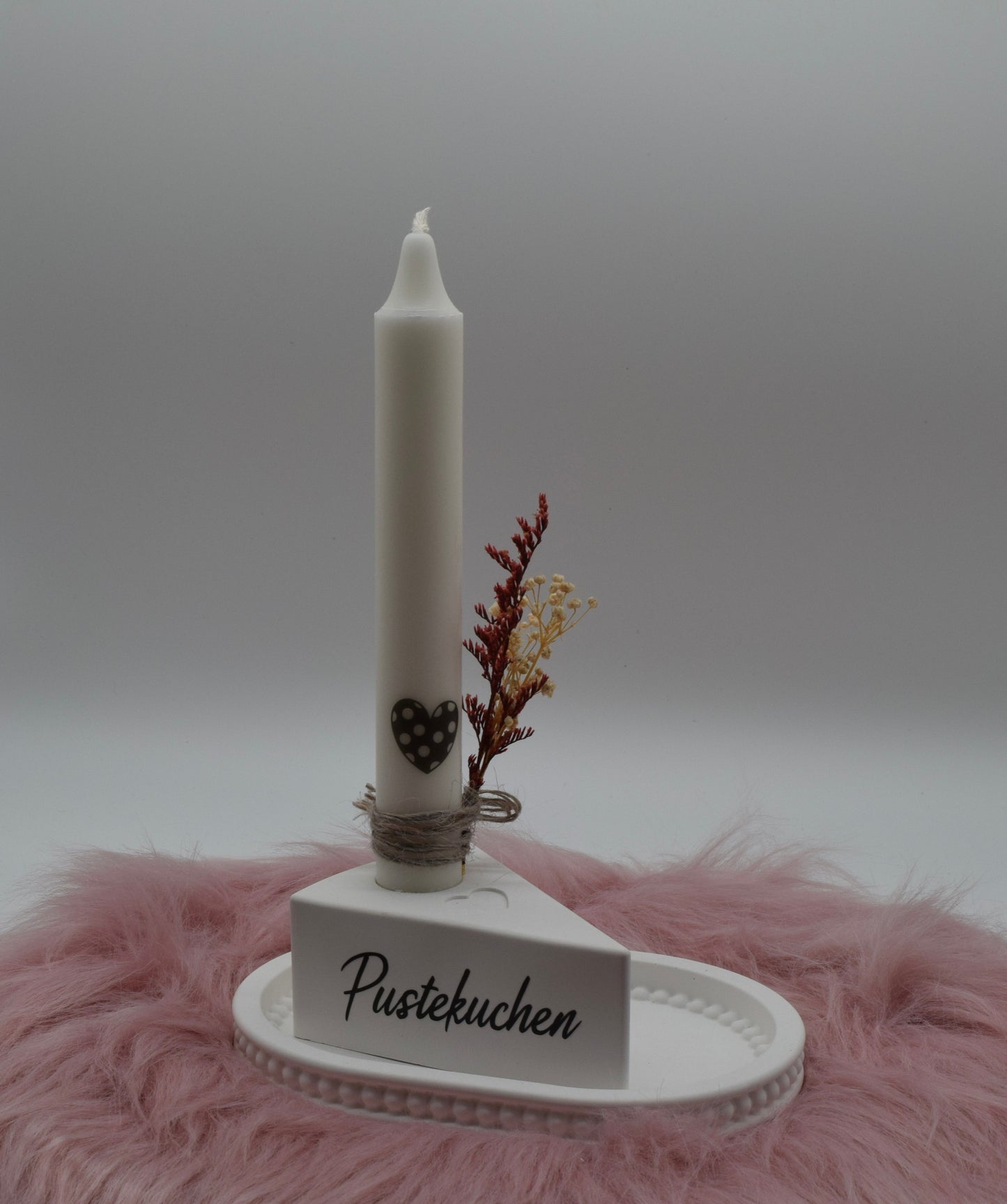 Handgemachtes Deko-Set "Pustekuchen" – Kerzenhalter in Kuchenform mit Herz-Kerze & Trockenblumen