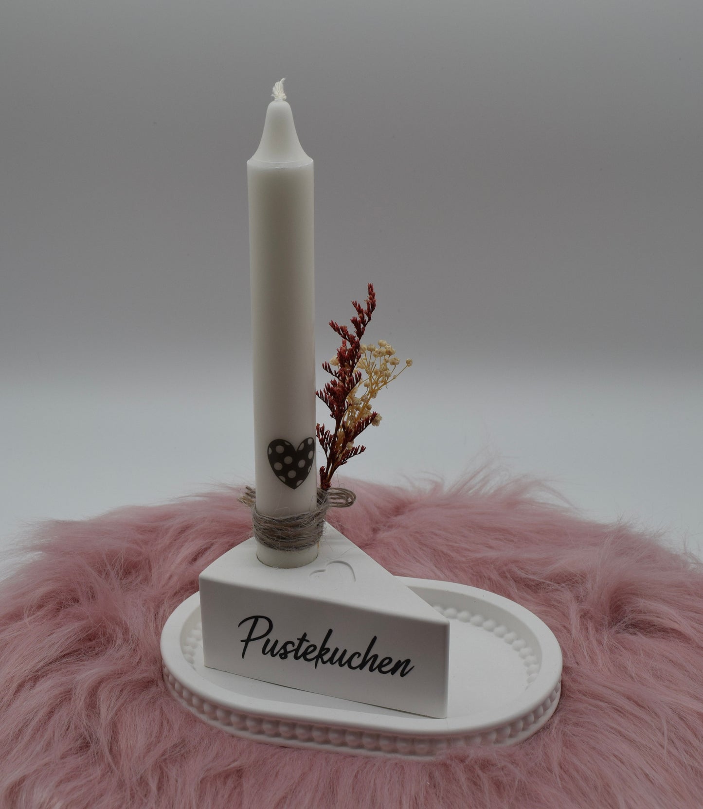 Handgemachtes Deko-Set "Pustekuchen" – Kerzenhalter in Kuchenform mit Herz-Kerze & Trockenblumen
