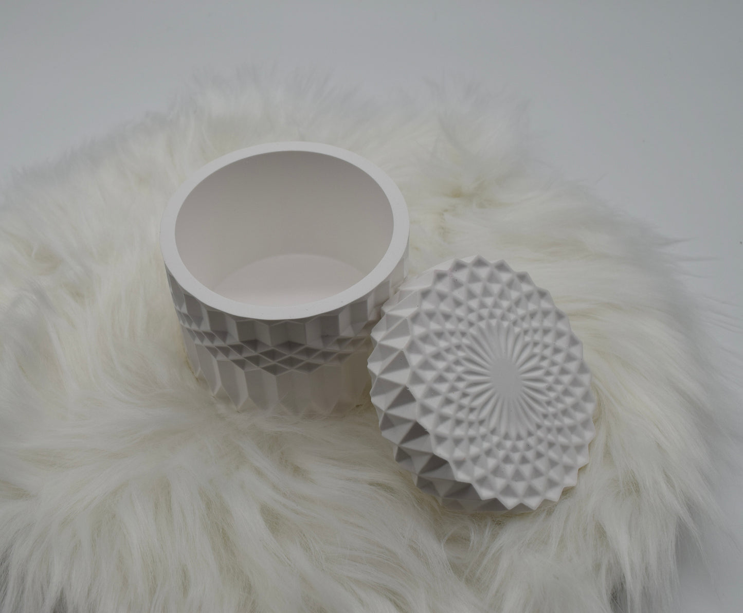 Handgemachte Dose mit Deckel – Schmuck- & Vorratsdose aus Gießpulver – Skandinavisches Design