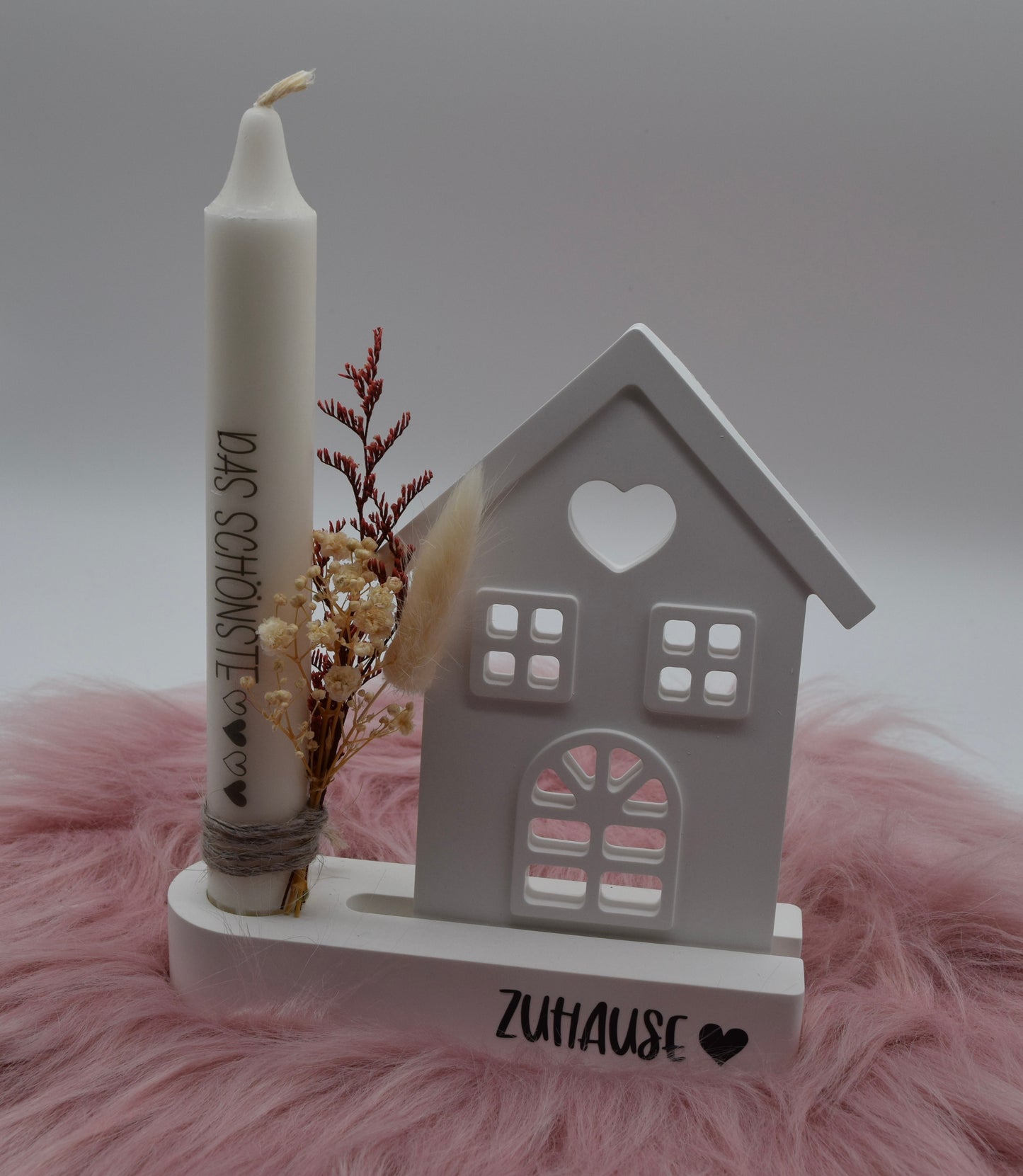 Haus-Kerzenhalter mit Trockenblumen – Handgemachte Deko aus Gießpulver – "Zuhause"