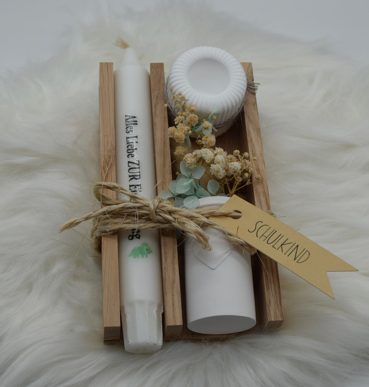Handgemachtes Geschenkset zur Einschulung mit Kerze, Mini-Vase, Trockenblumen & Holztablett