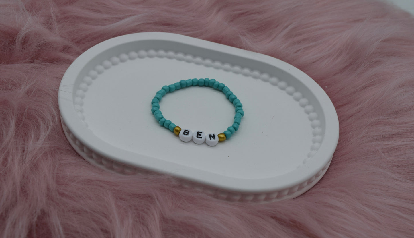 Personalisiertes Perlenarmband – Individuelle Namensarmbänder für Kinder & Erwachsene – Geschenkidee Familie