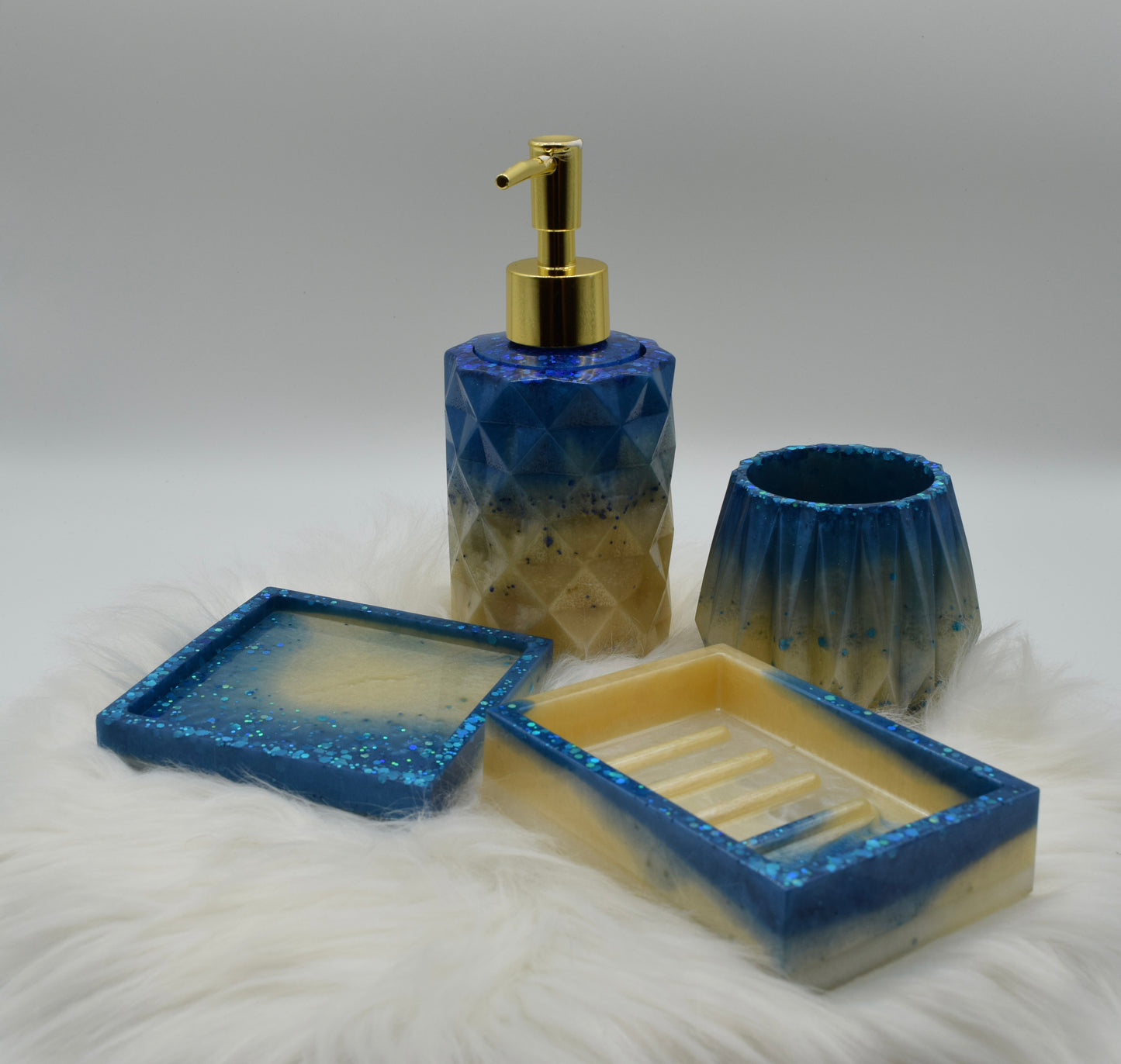 Luxuriöses 4-teiliges Bad-Set aus Epoxidharz in Nachtblau &amp; Creme mit Glitzer. Handgemacht &amp; einzigartig.