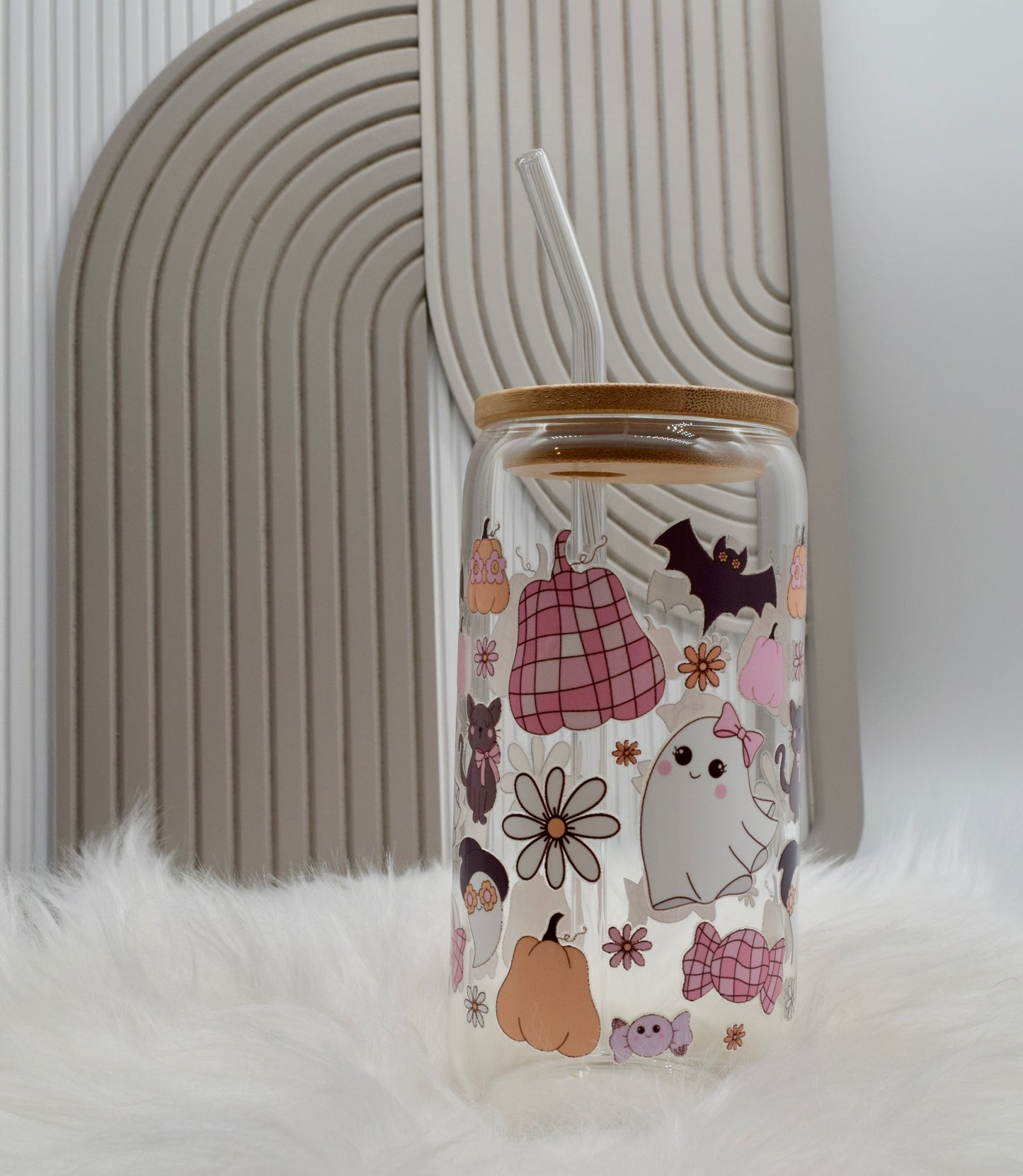 Halloween Trinkglas mit Deckel & Strohhalm – Süßes Geister- & Kürbis-Design