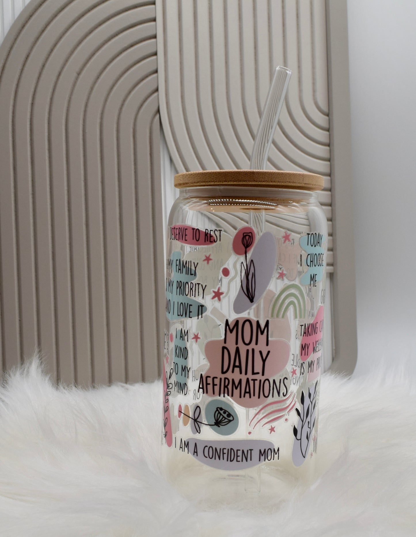 Affirmations Glas für Mamas – Trinkglas mit Deckel & Strohhalm – Mom Daily Affirmations