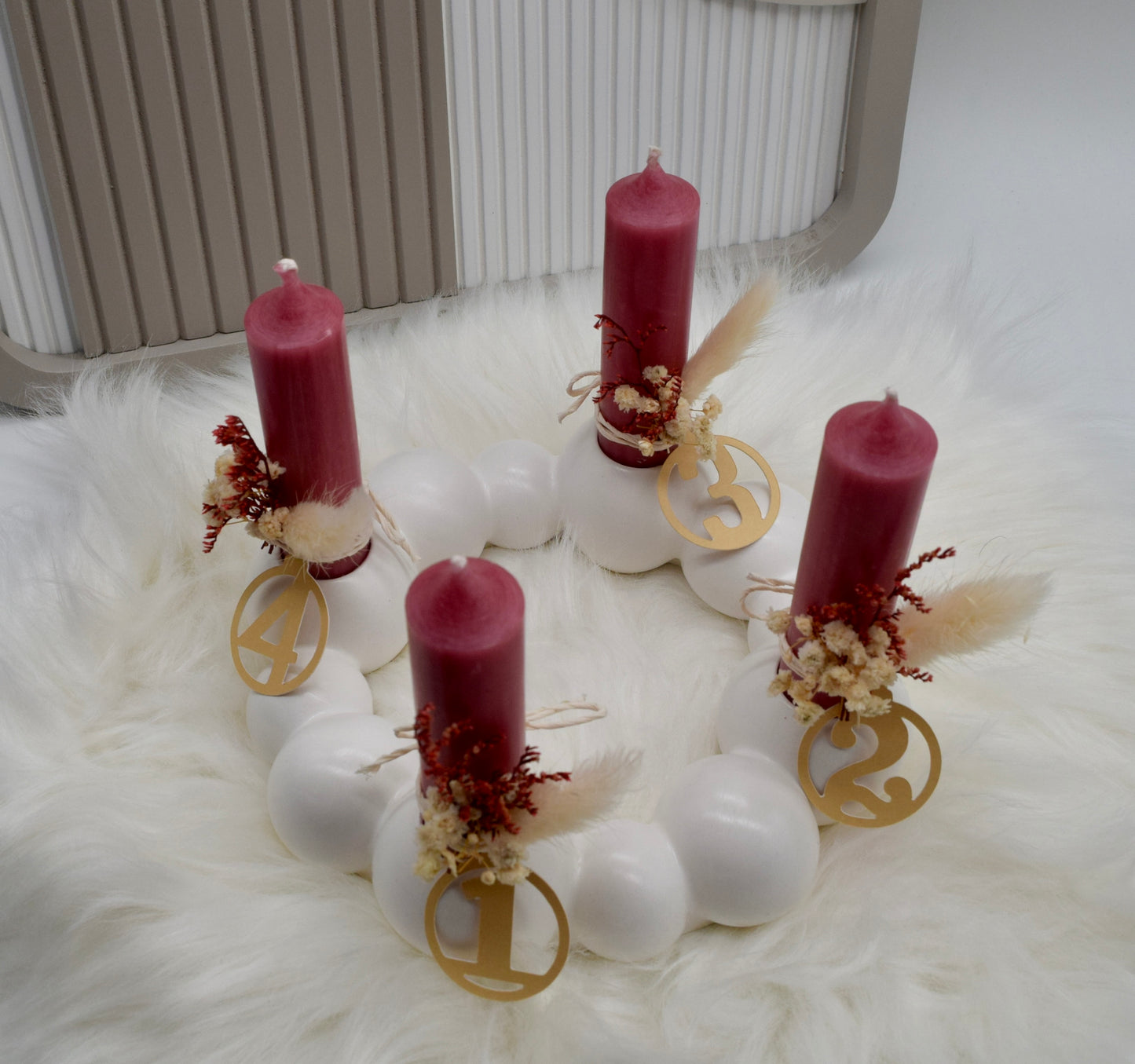 Adventskranz Bubble – Moderner Kerzenhalter mit Kerzen, Trockenblumen & Zahlenanhängern