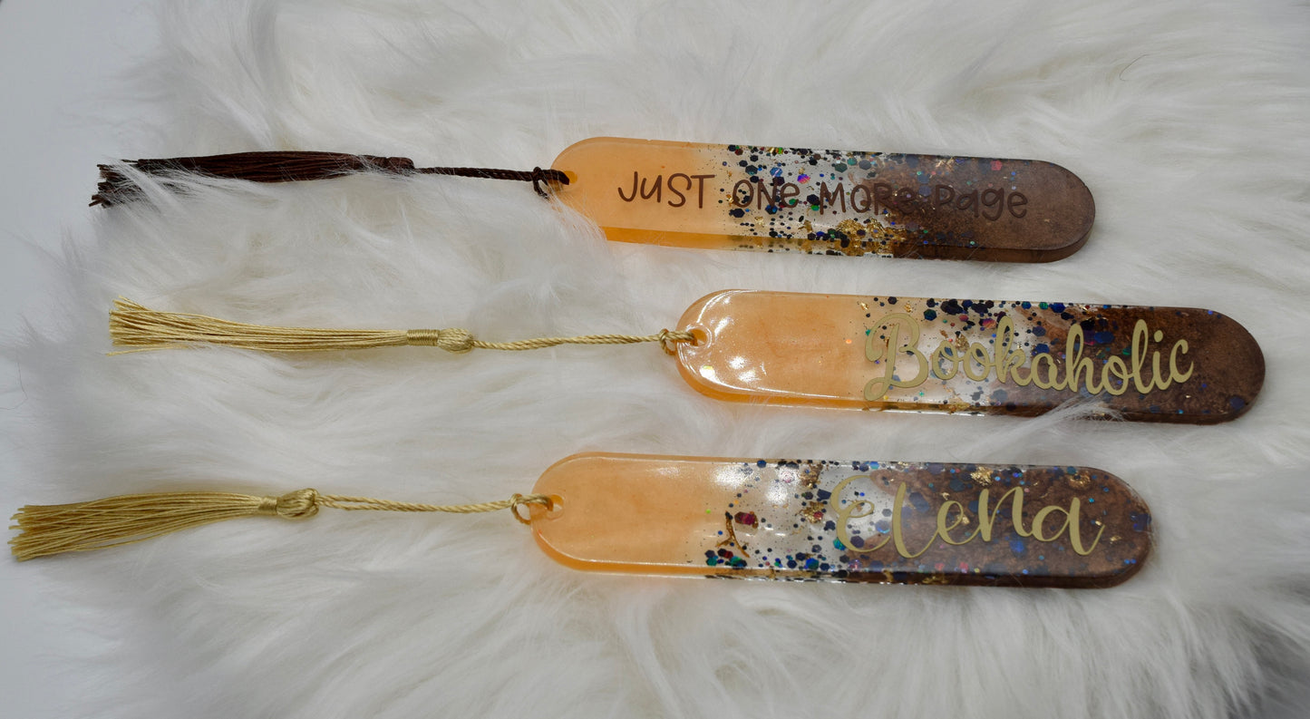 Handgemachtes Lesezeichen – personalisierbar mit Wunschname, Wort oder Spruch – Geschenk für Leseratten