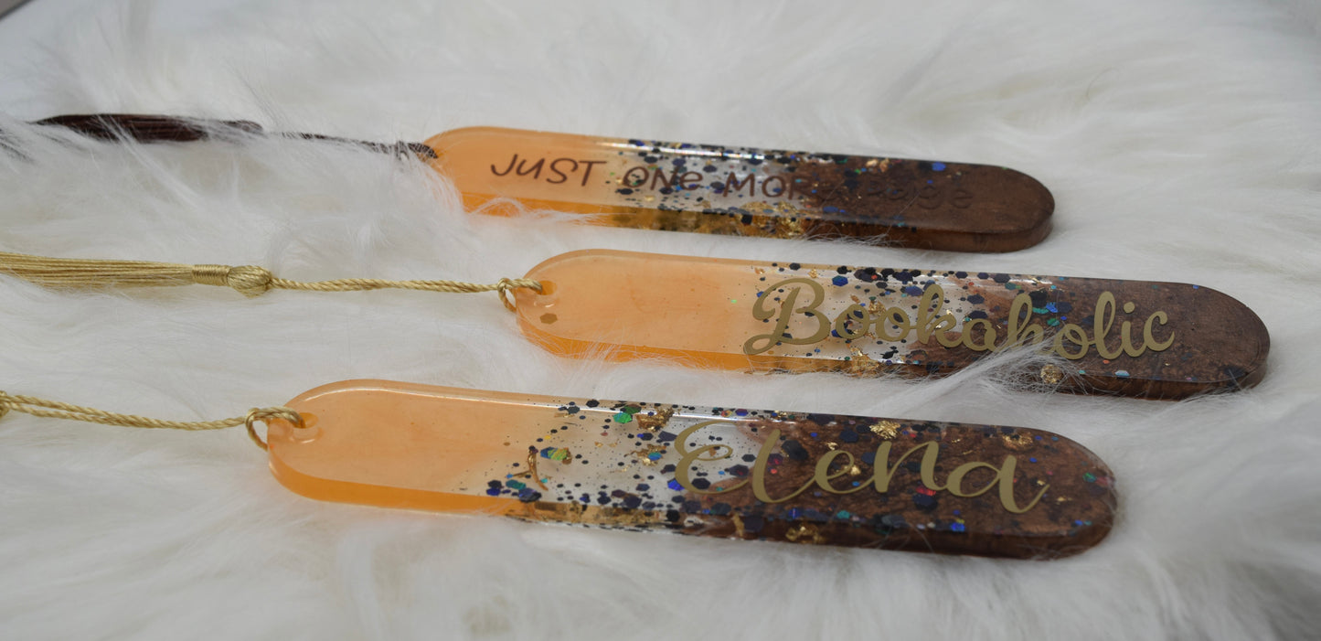 Handgemachtes Lesezeichen – personalisierbar mit Wunschname, Wort oder Spruch – Geschenk für Leseratten