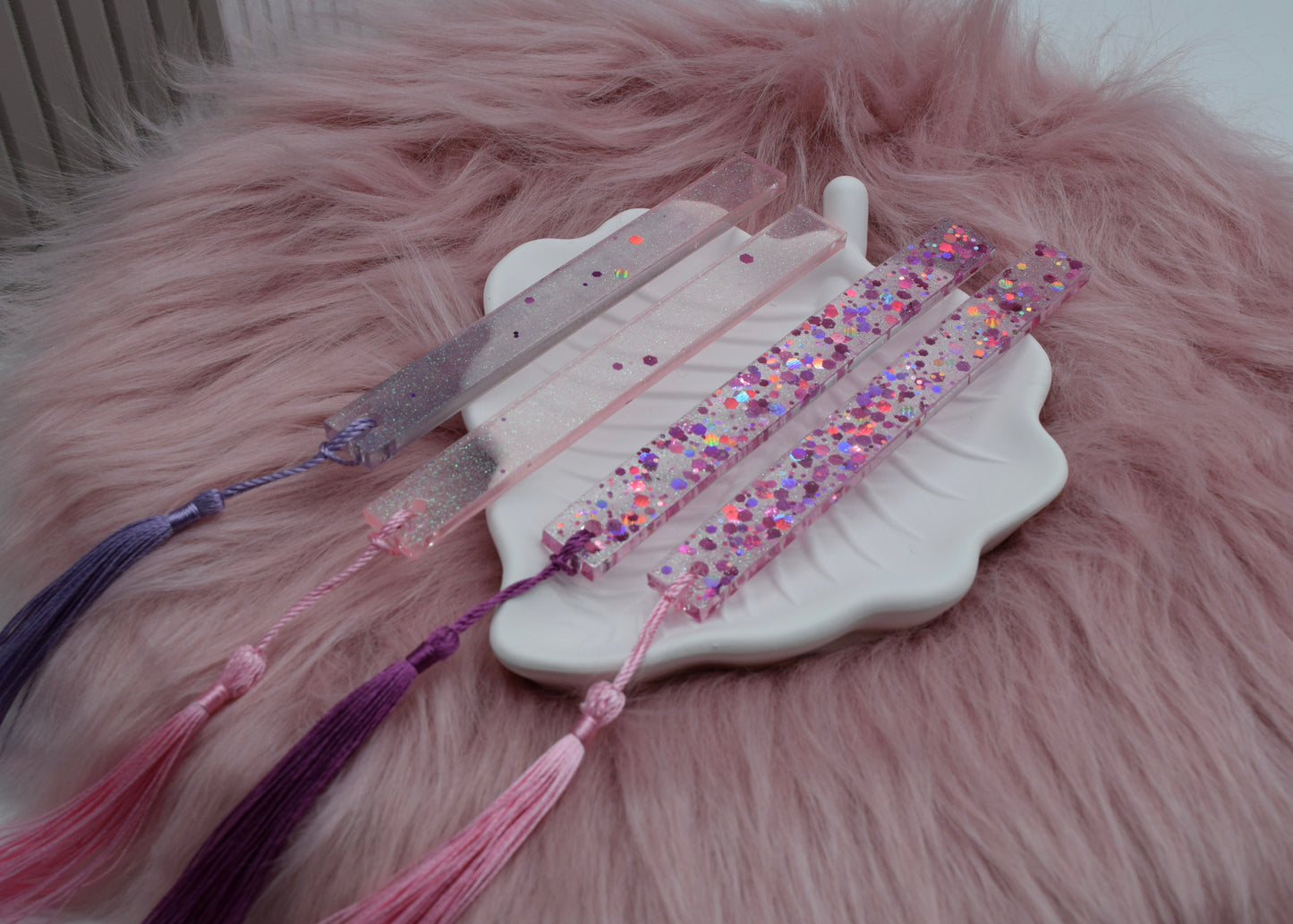 Glitzer Lesezeichen mit Quaste – Handmade Geschenk für Leseratten & Bücherfreunde