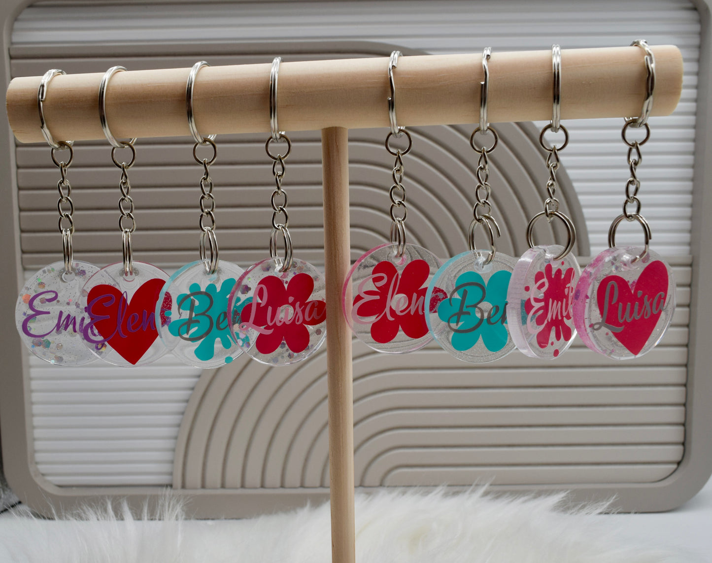 Personalisierter Schlüsselanhänger aus Resin – mit Wunschname & Design (Herz, Blume, Farbklecks)