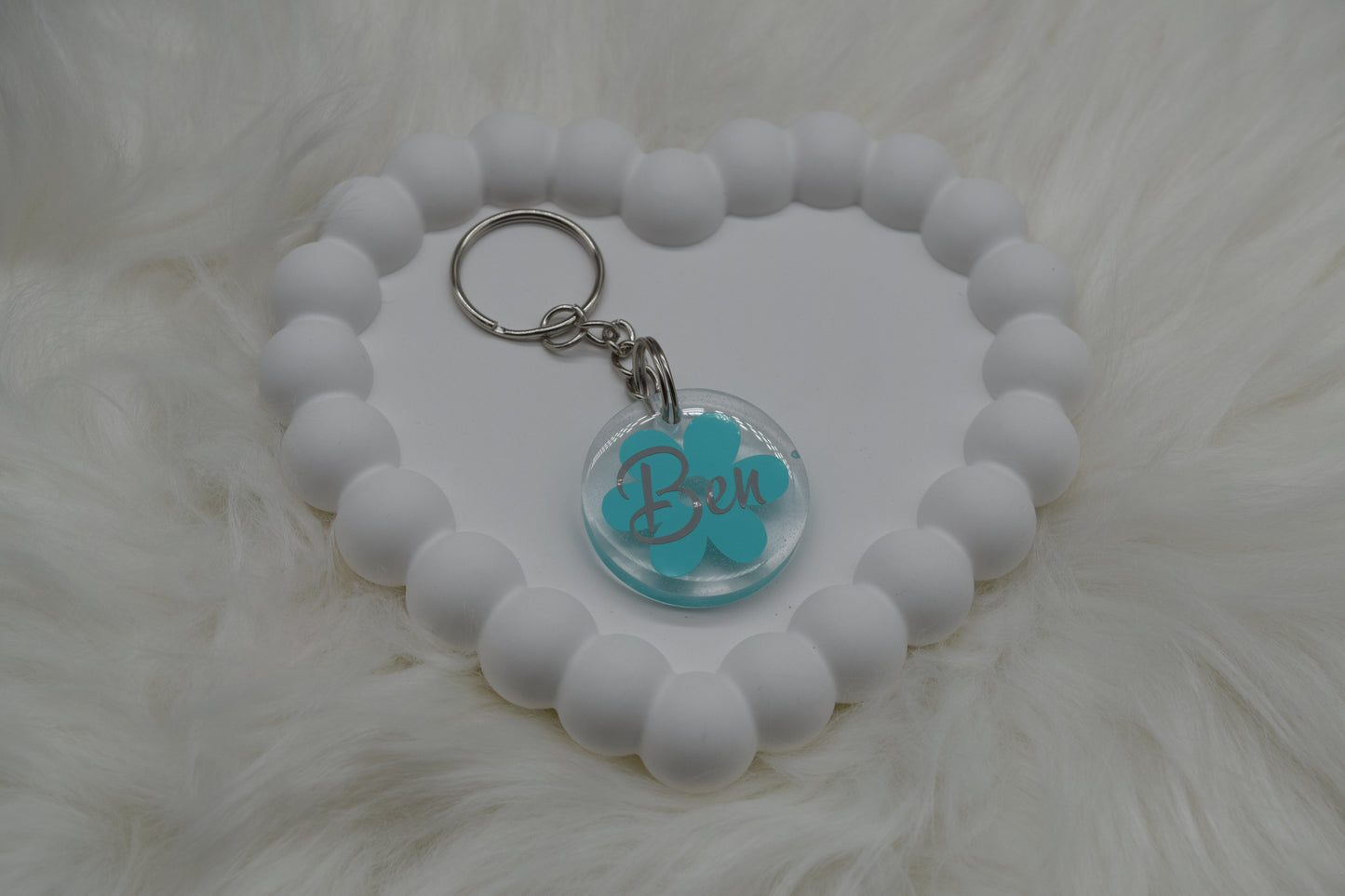 Personalisierter Schlüsselanhänger aus Resin – mit Wunschname & Design (Herz, Blume, Farbklecks)