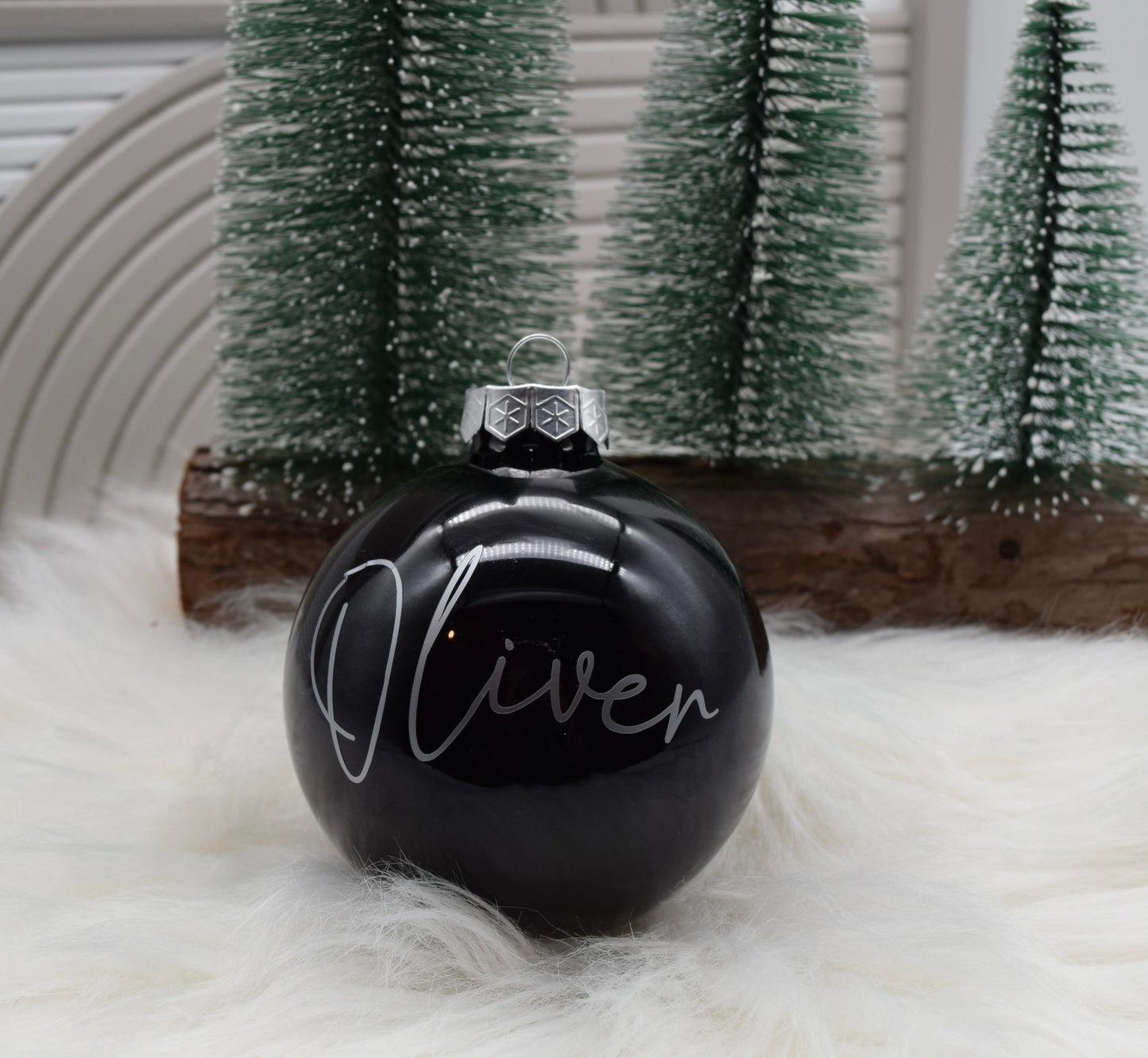 Personalisierte schwarz glänzende Weihnachtskugel mit Namen – Glas, 8 cm