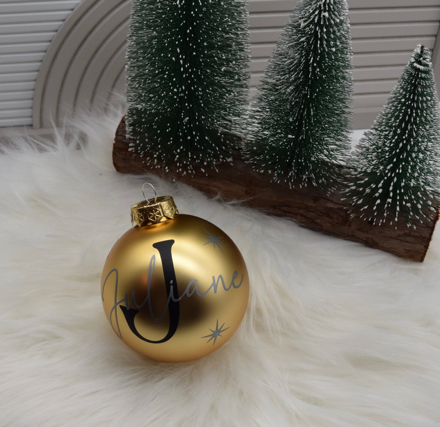 Personalisierte goldene Weihnachtskugel mit Namen & Initiale – Glas 8 cm