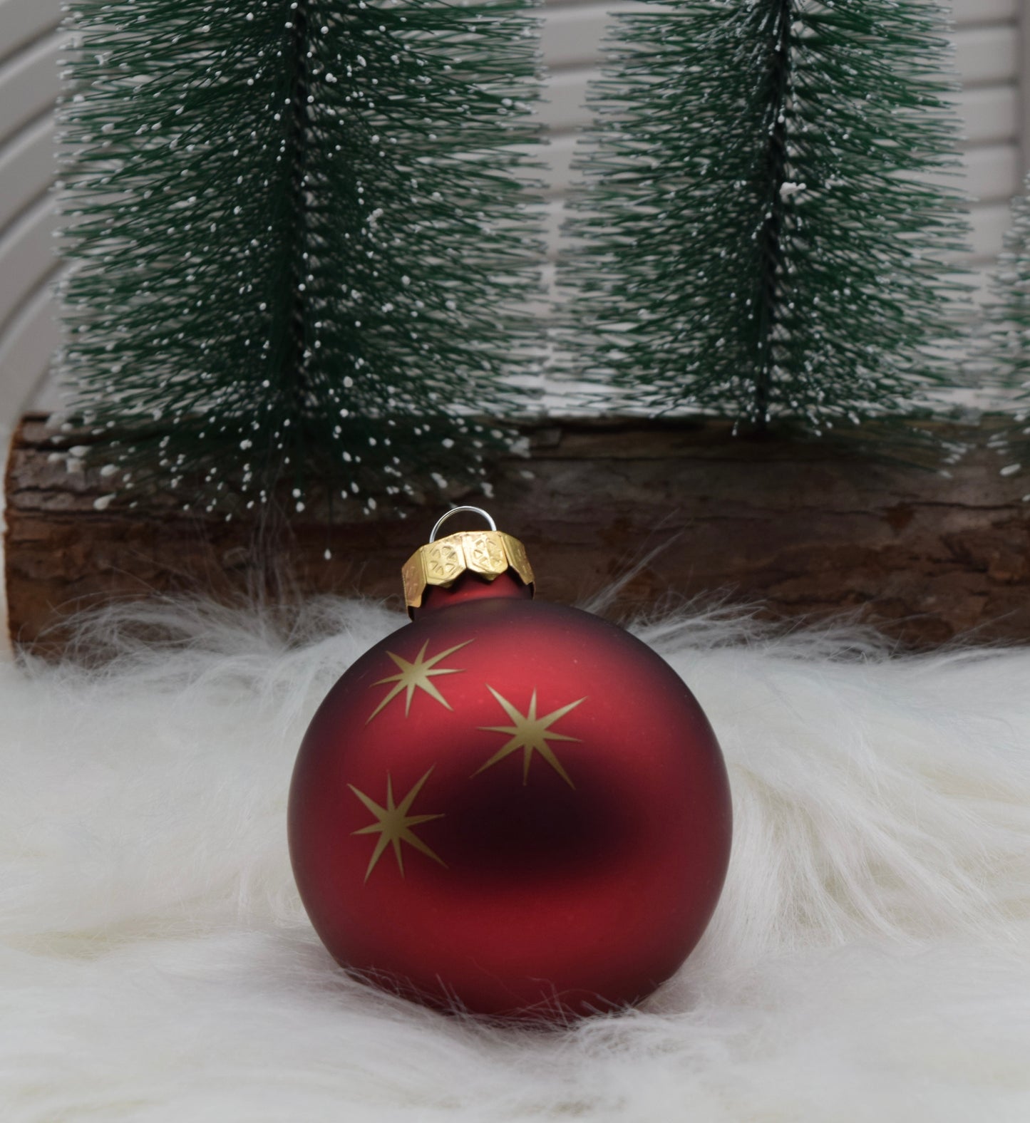 Personalisierte Weihnachtskugel mit Namen – Rot matt, Glas mit Goldschrift - 8 cm