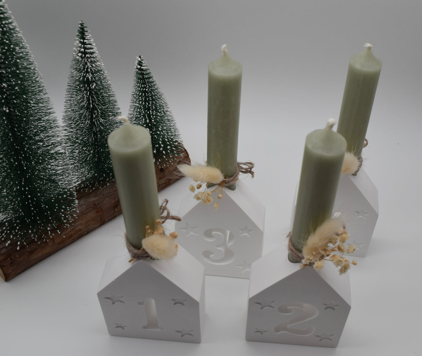 Adventskranz 4er-Set Häuser Kerzenhalter – moderne Weihnachtsdeko im Skandi-Stil