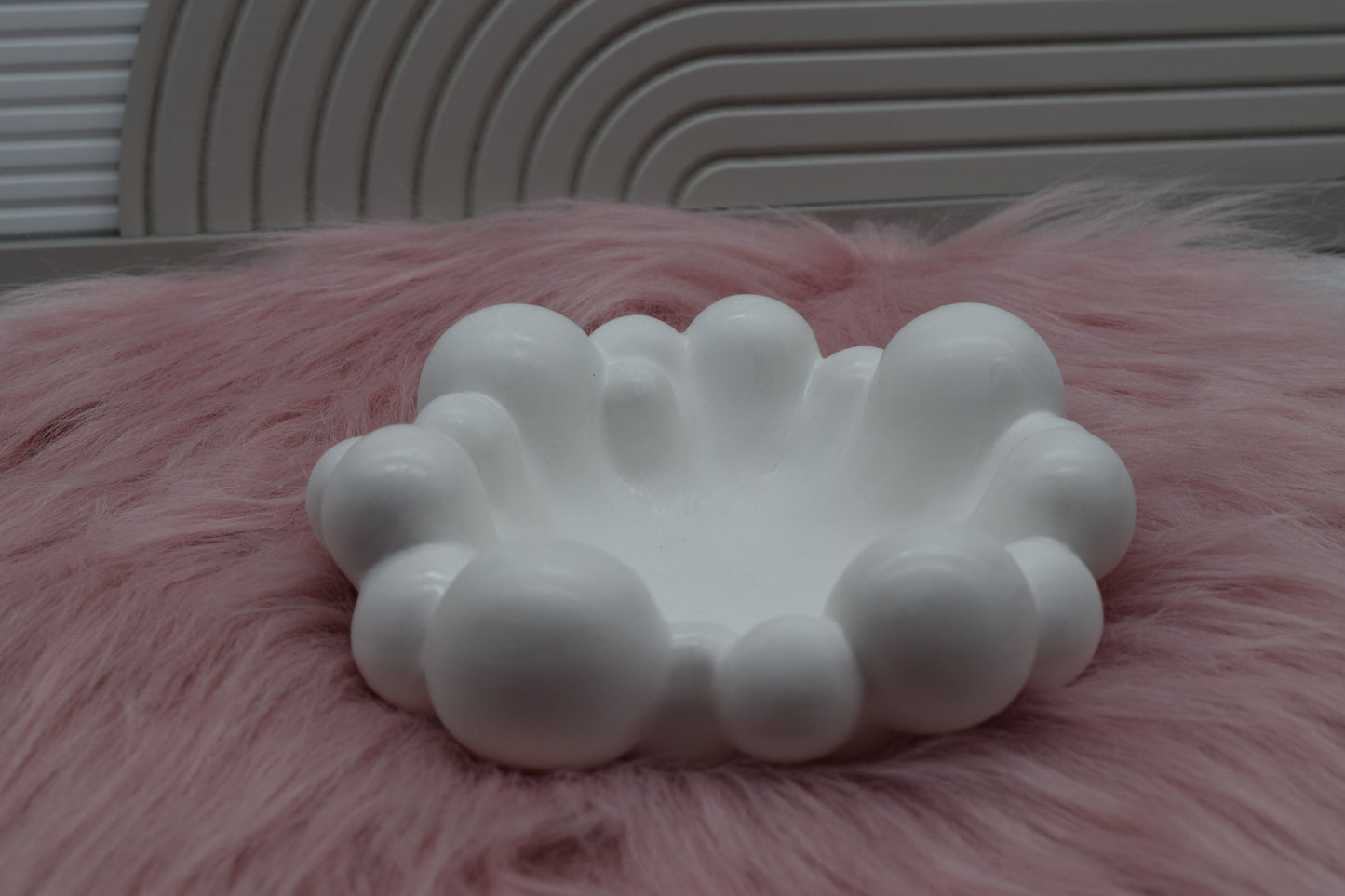 Bubble Schale aus Gießpulver – Moderne Deko & Schmuckschale in Weiß