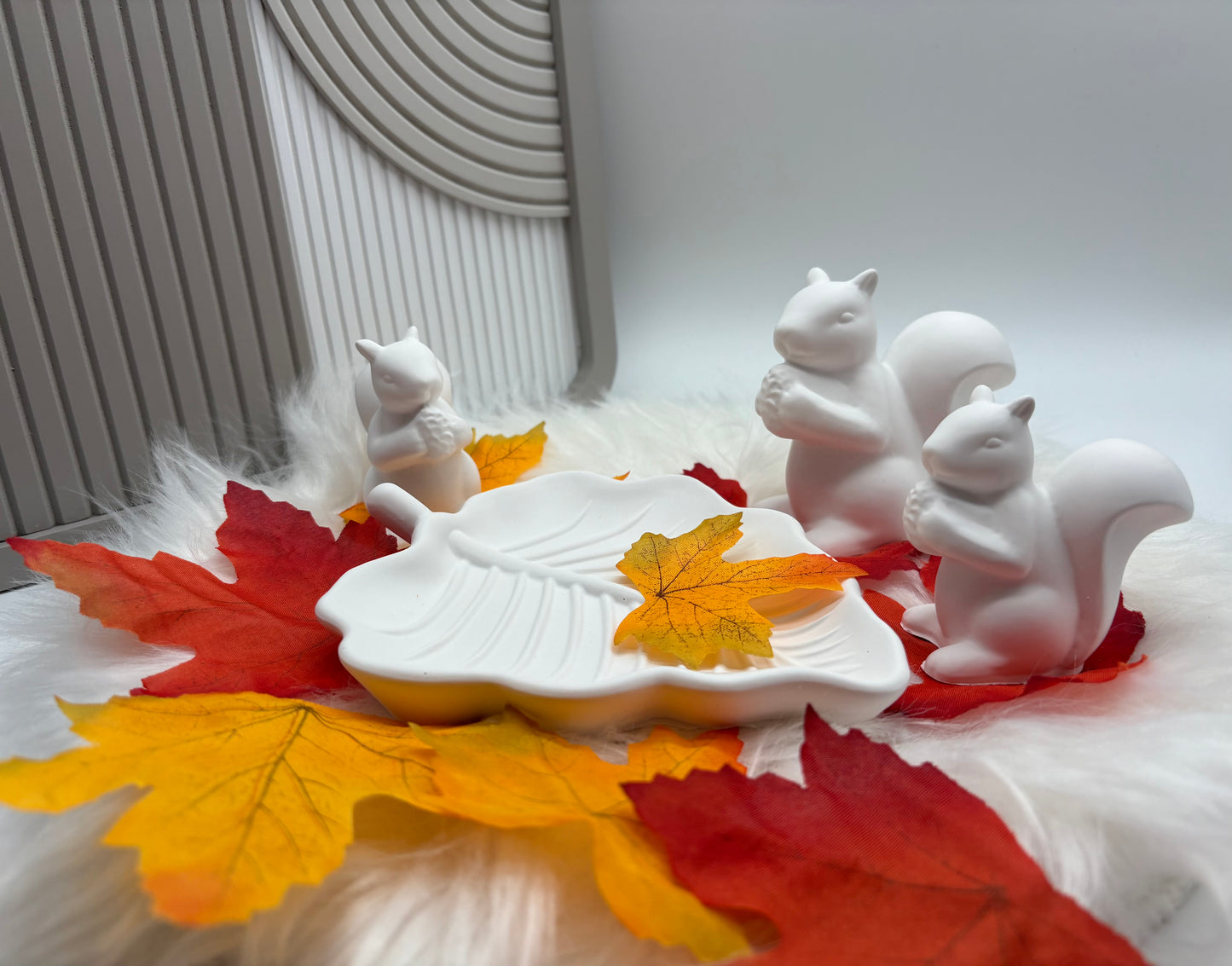 Herbstdeko Set Herbstblatt & 3 Eichhörnchen – Handmade Tisch- & Wohndeko