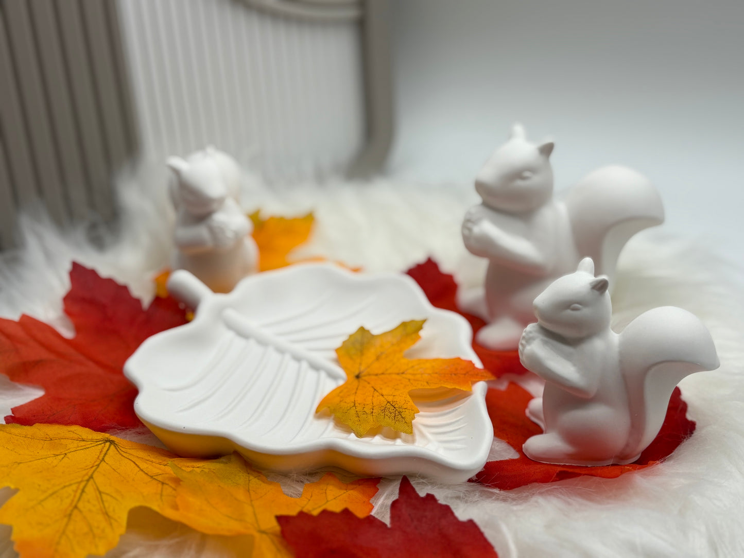 Herbstdeko Set Herbstblatt & 3 Eichhörnchen – Handmade Tisch- & Wohndeko