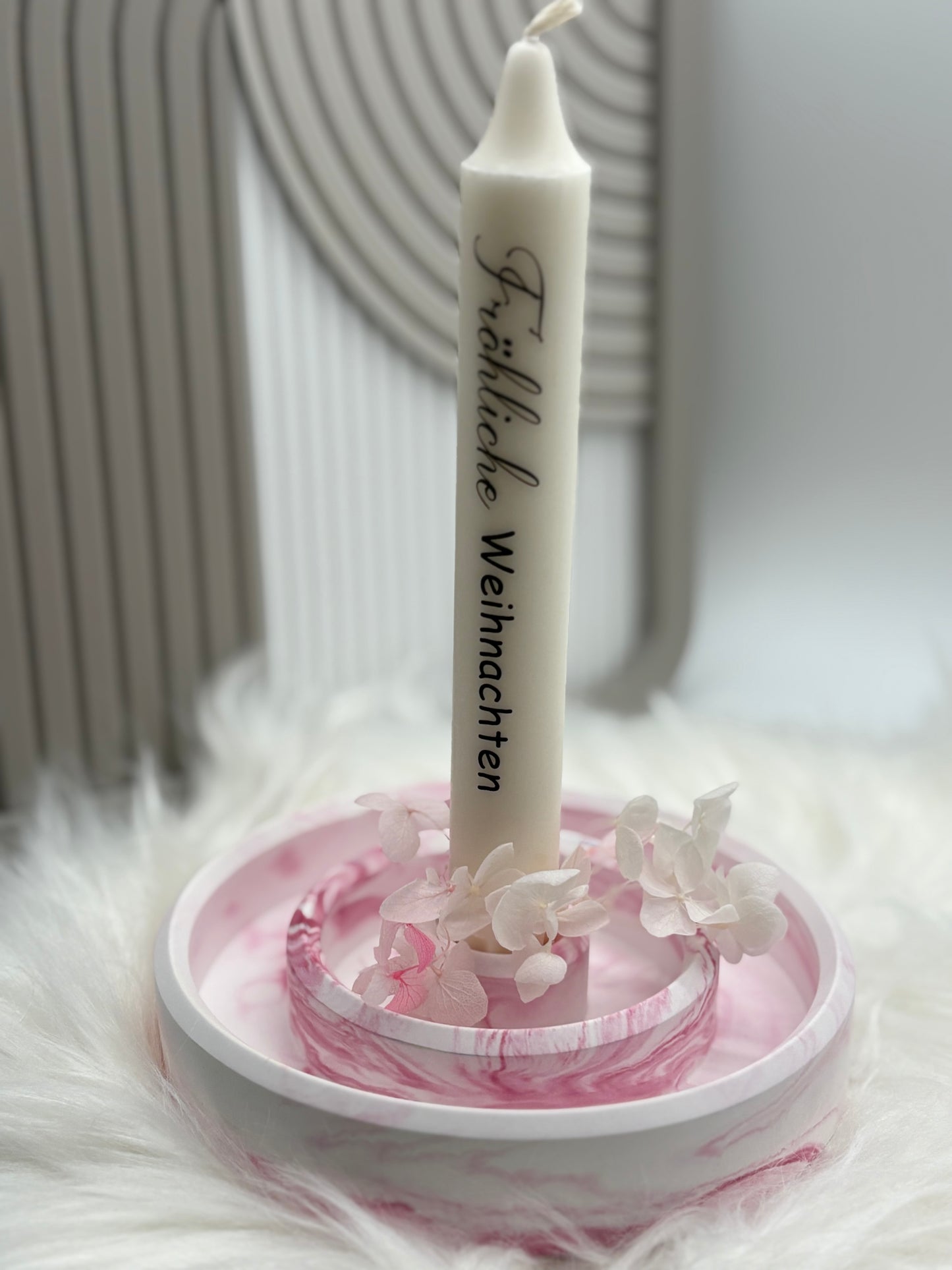 Kerzenhalter mit Kerze „Fröhliche Weihnachten“ – Handgemachte Weihnachtsdeko im Marmor-Look