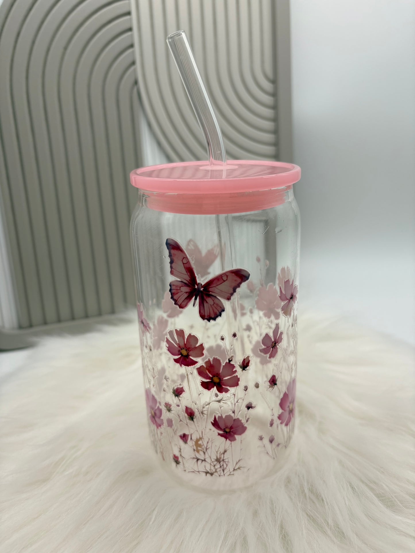 Trinkglas mit Deckel & Strohhalm - Blumen und Schmetterling Design